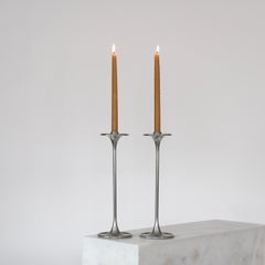 Impresionantes portavelas de peltre de Astrid Fog para Just Andersen, años 70, Dinamarca