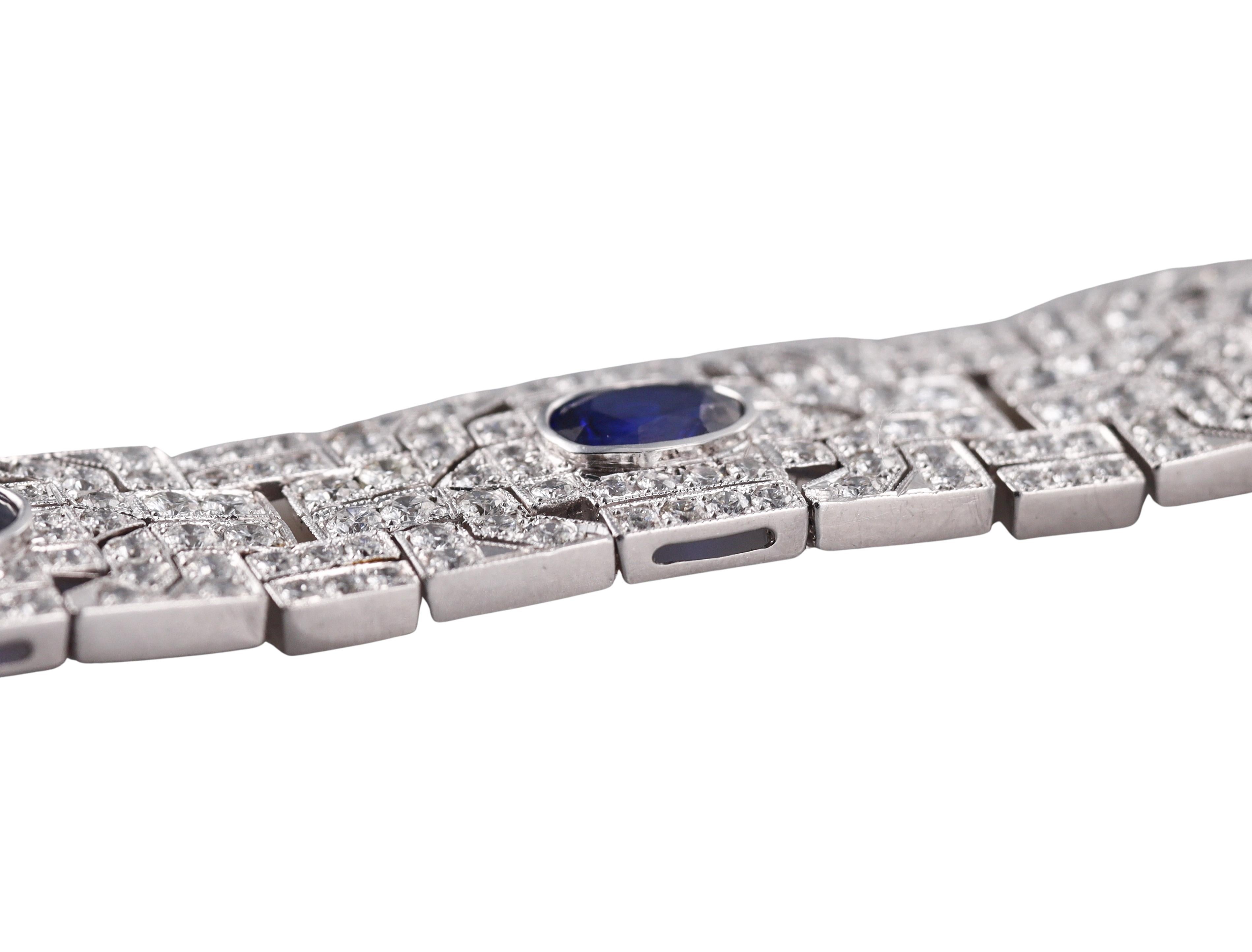 Women's Impressive Platinum 12 Carats Ceylon Sapphire Diamond Bracelet For Sale