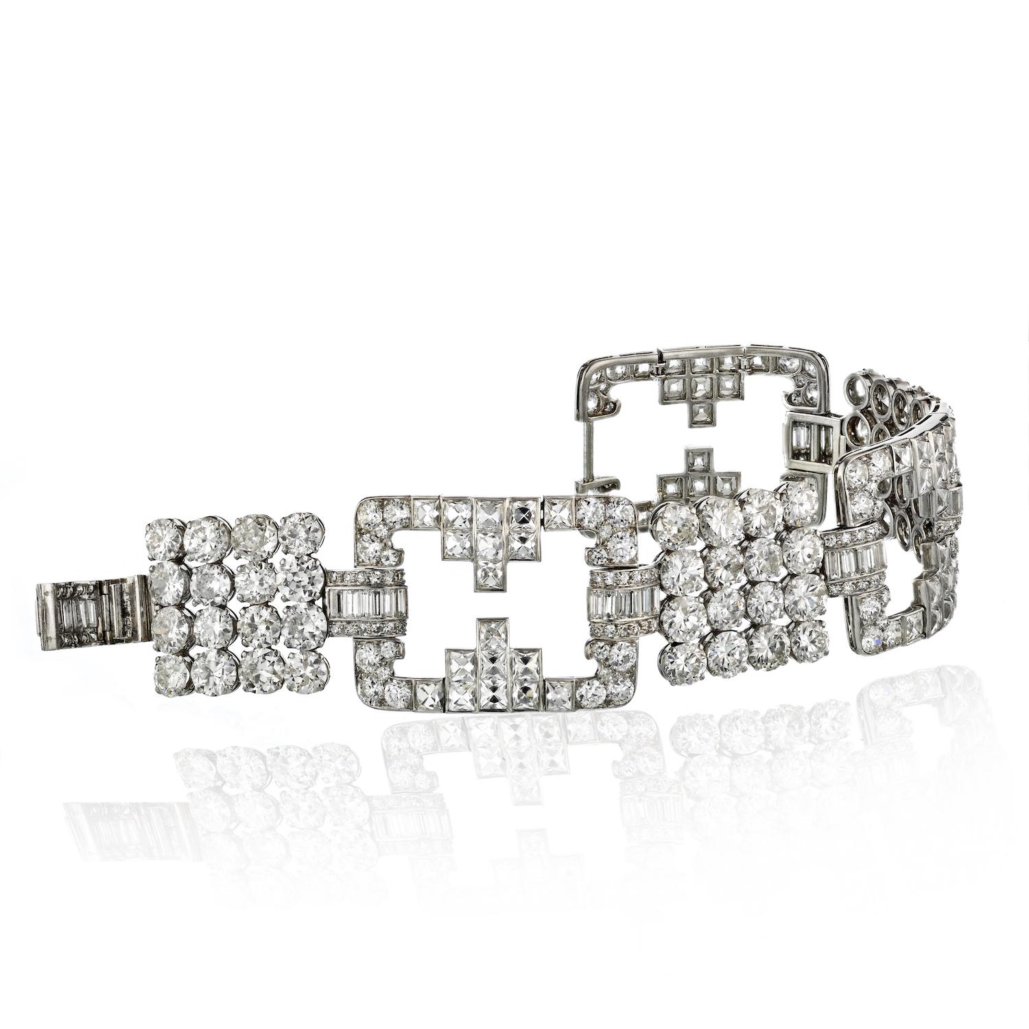 Art Deco Impressive Platinum 45 Carat Diamond Estate Link Bracelet For Sale