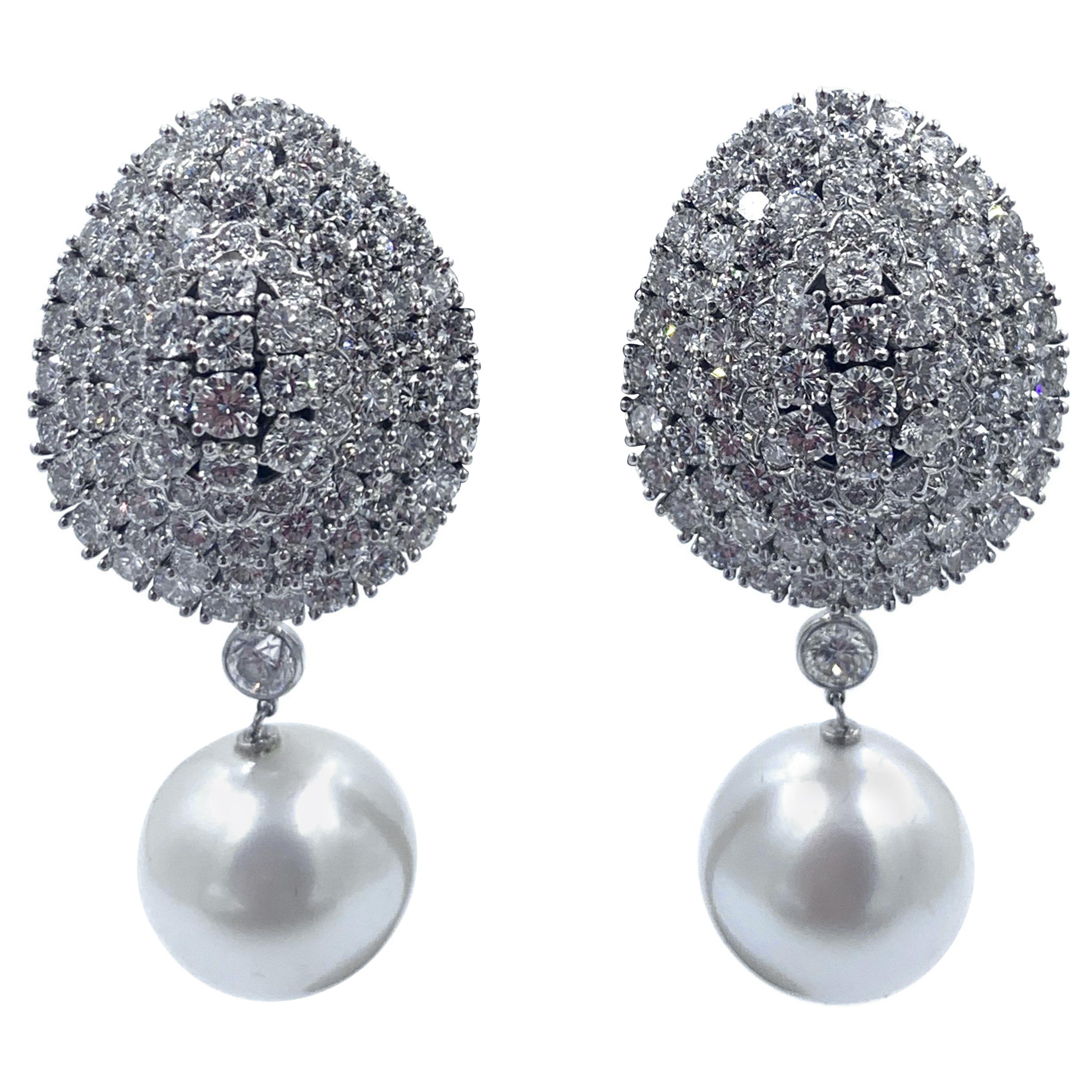 Impressionnantes boucles d'oreilles dôme en platine et diamants avec perle amovible des mers du Sud en vente