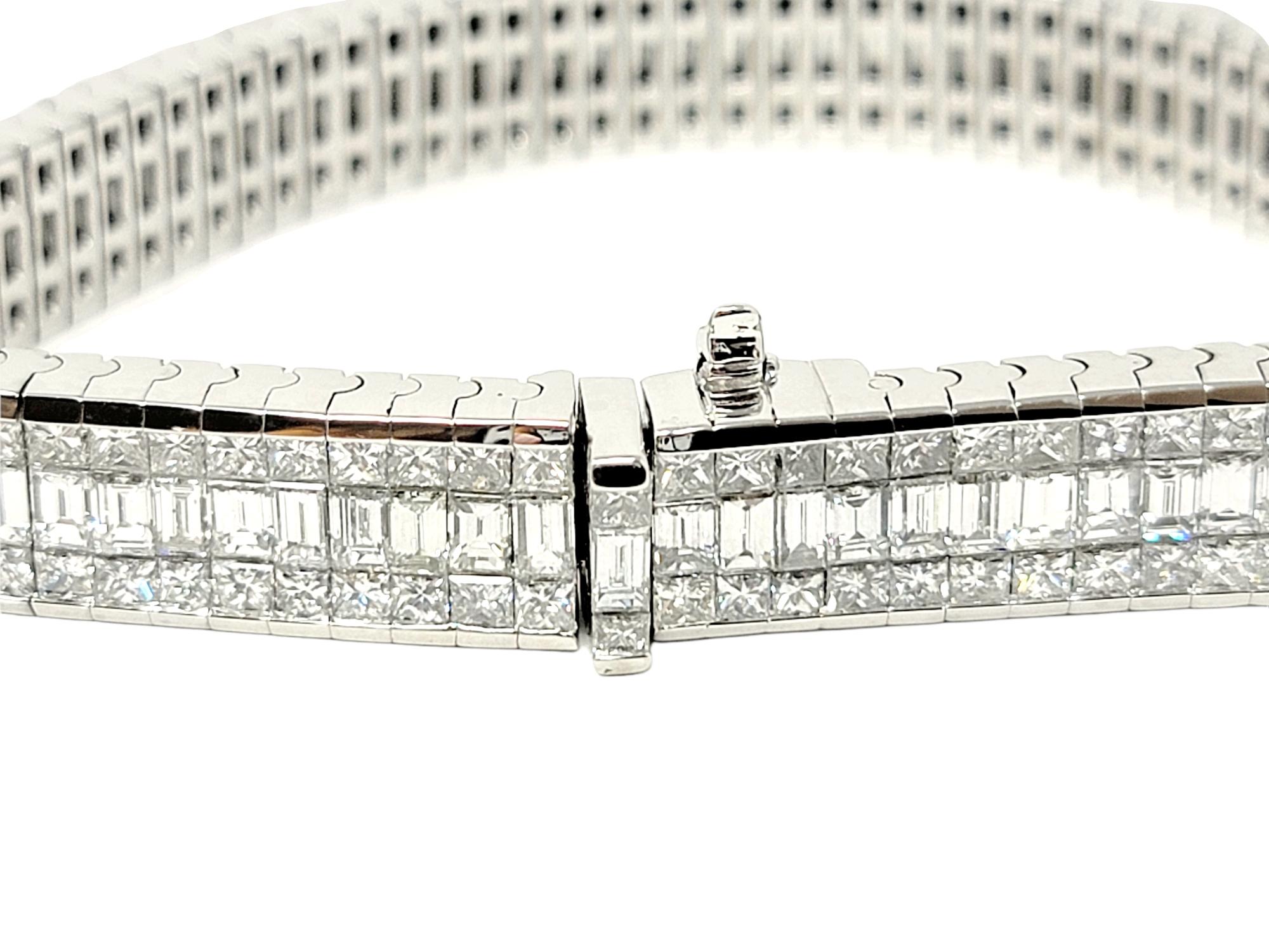 Impressionante bracciale in platino a più file di diamanti Princess e Baguette 26,50 in vendita 2