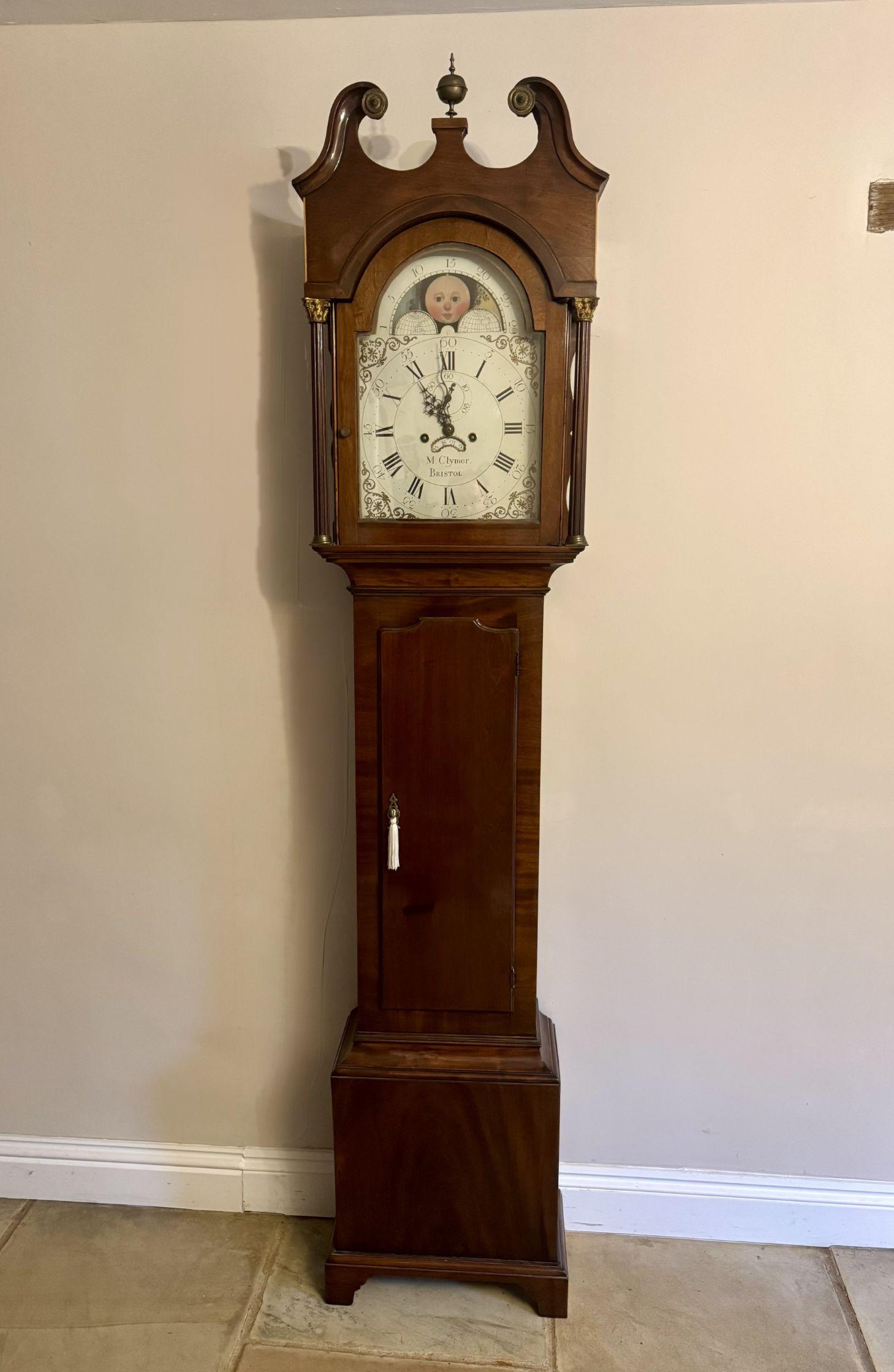 Britannique Impressionnante pendule ancienne de George III en acajou, à huit jours, de type longcase en vente