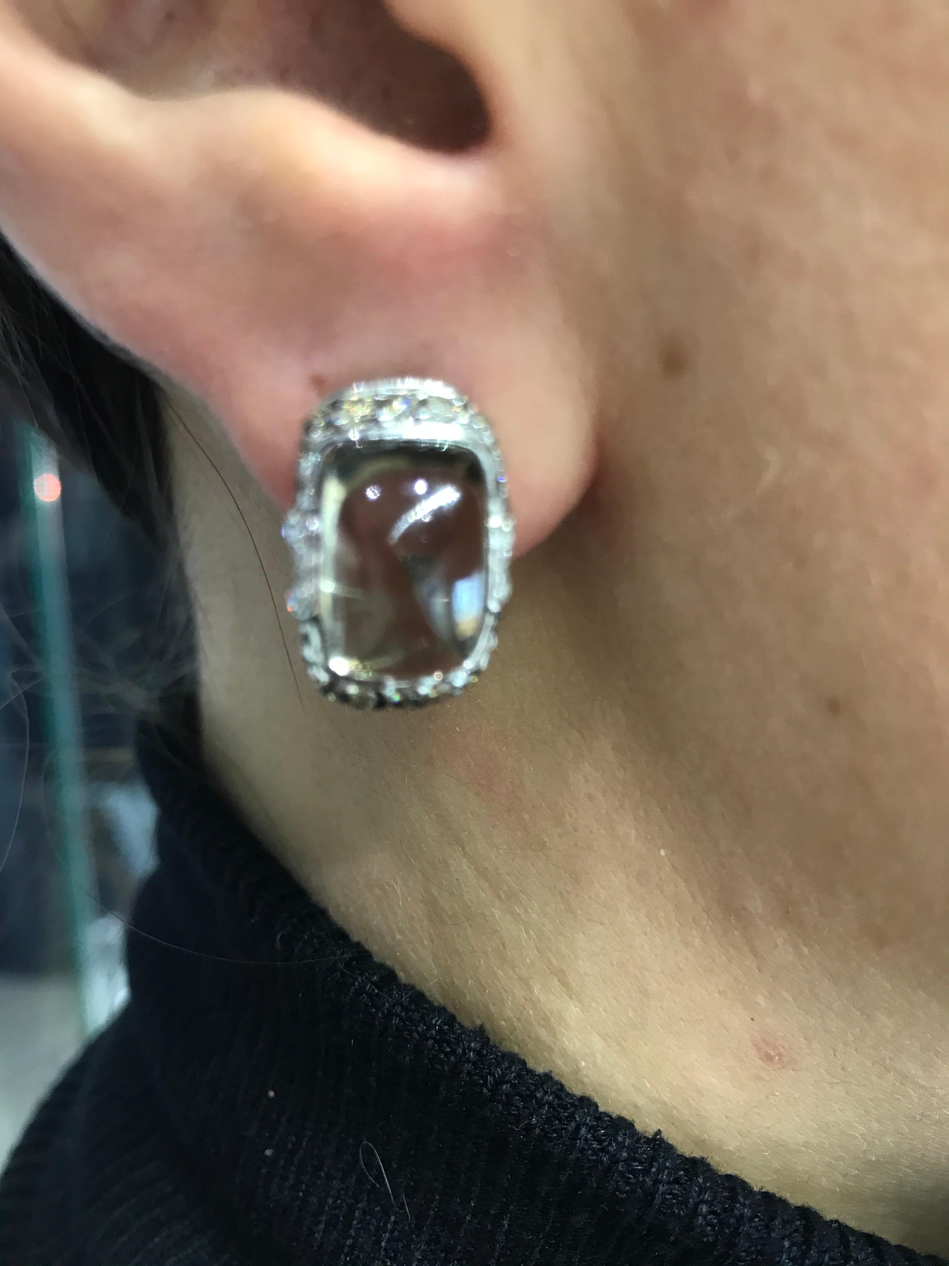 round diamond earrings