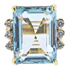 Impressive Retro Estate 1950s Platinum 12 Carat Diamond Aquamarine Ring