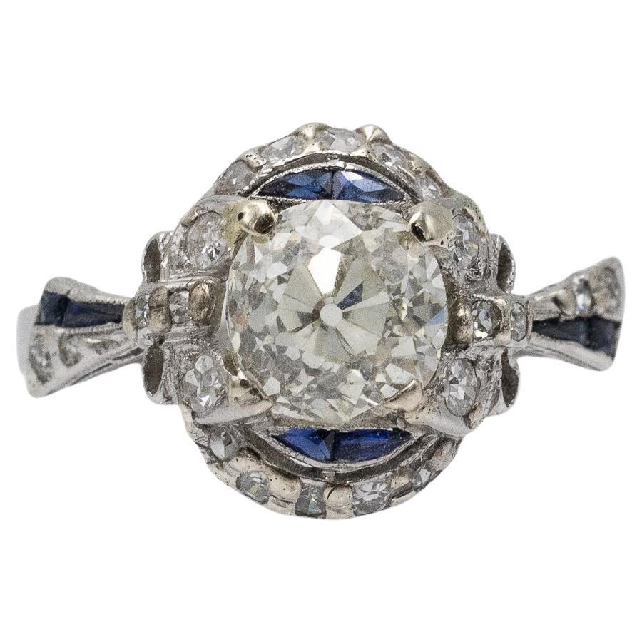Impresionante anillo con diamantes talla antigua de 1,94 ct y zafiros sintéticos. en venta