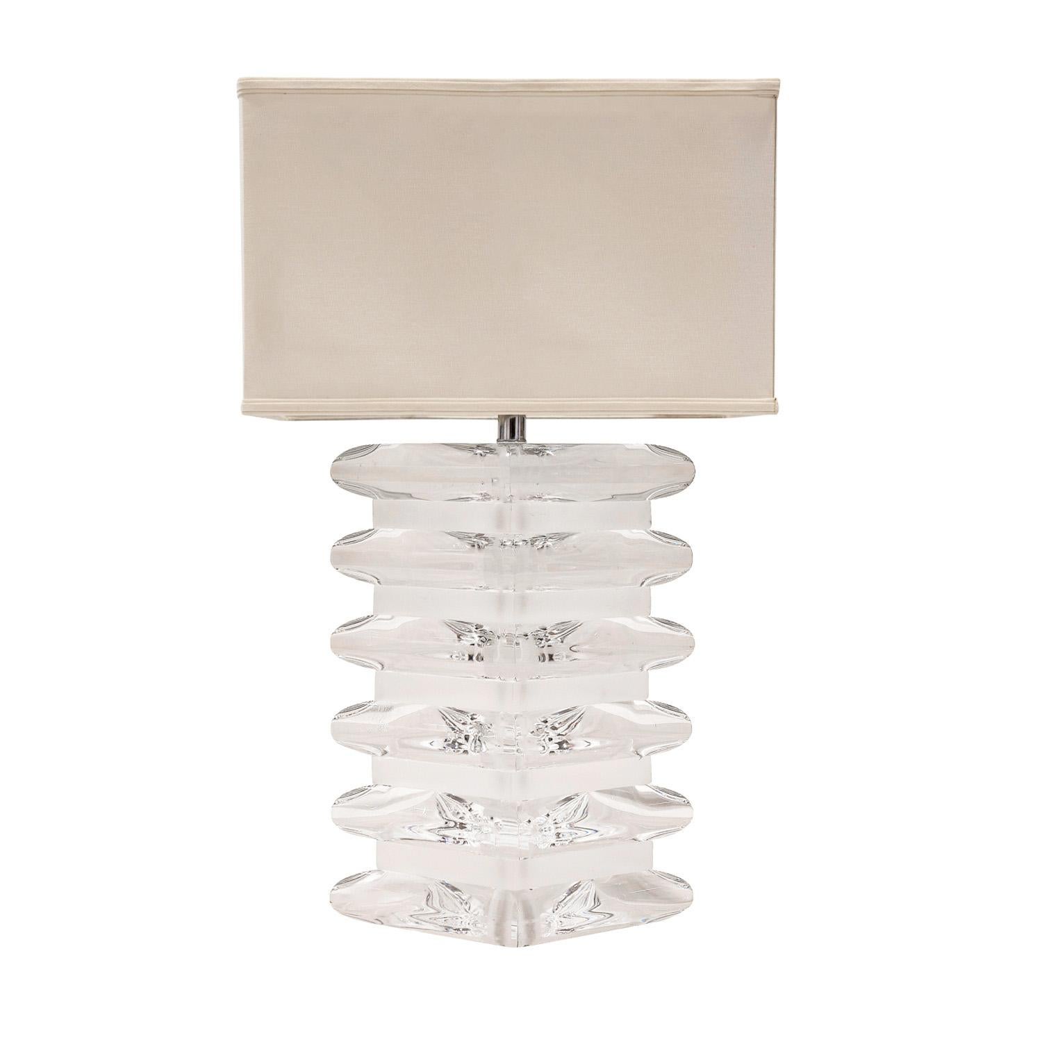Impressive solid lucite table lamp, clear and frosted sections coming to points on both sides, American 1970's.  This lamp is beautifully made.

Shade W: 16 inches
Shade D: 10 inches
Shade H: 12 inches