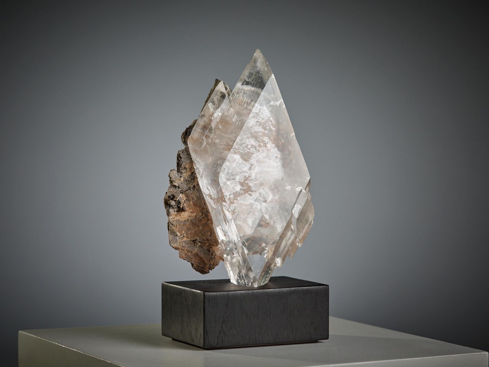 Impressive Selenite Crystal on Matrix en vente 1