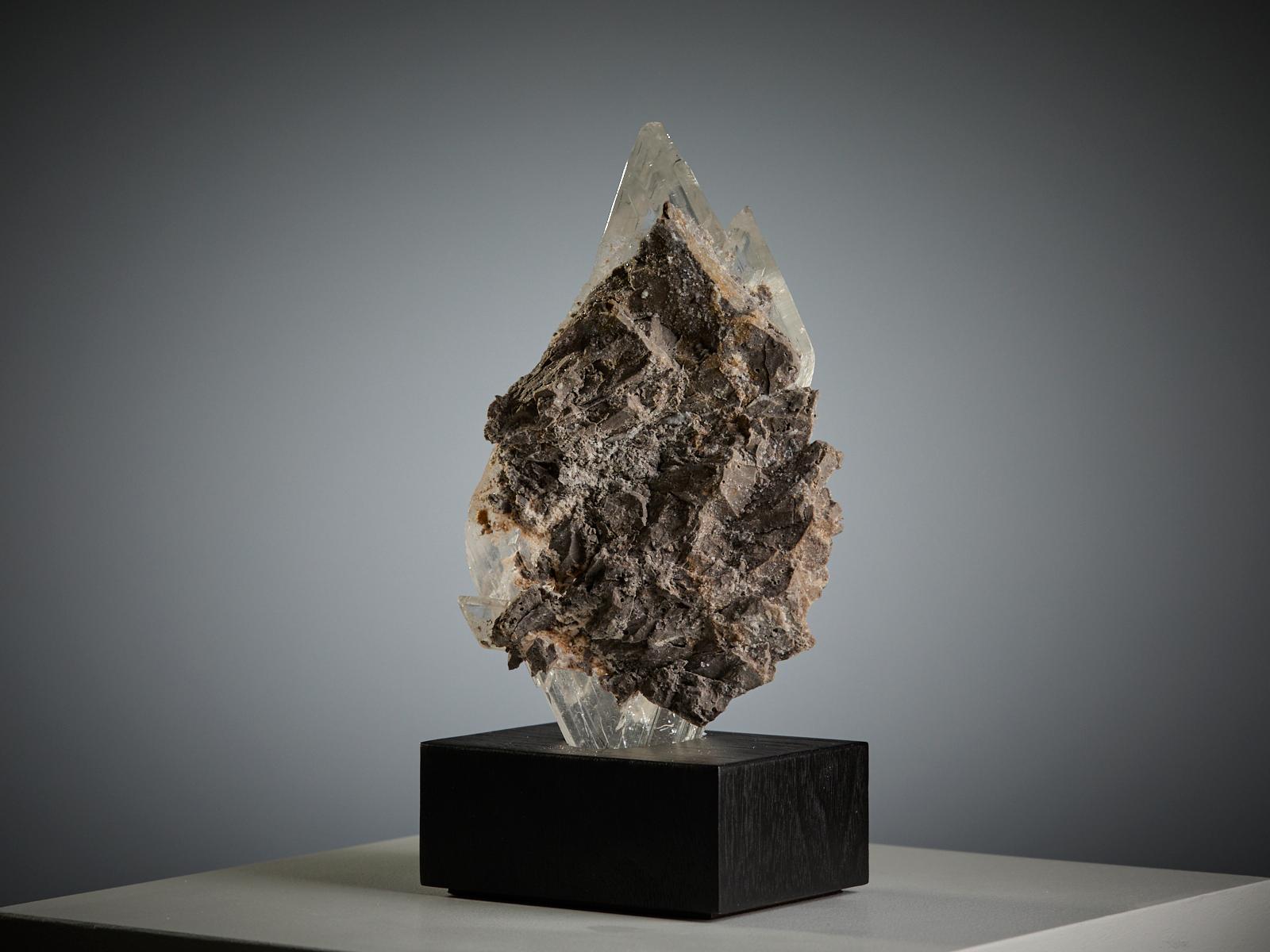 Impressive Selenite Crystal on Matrix en vente 3