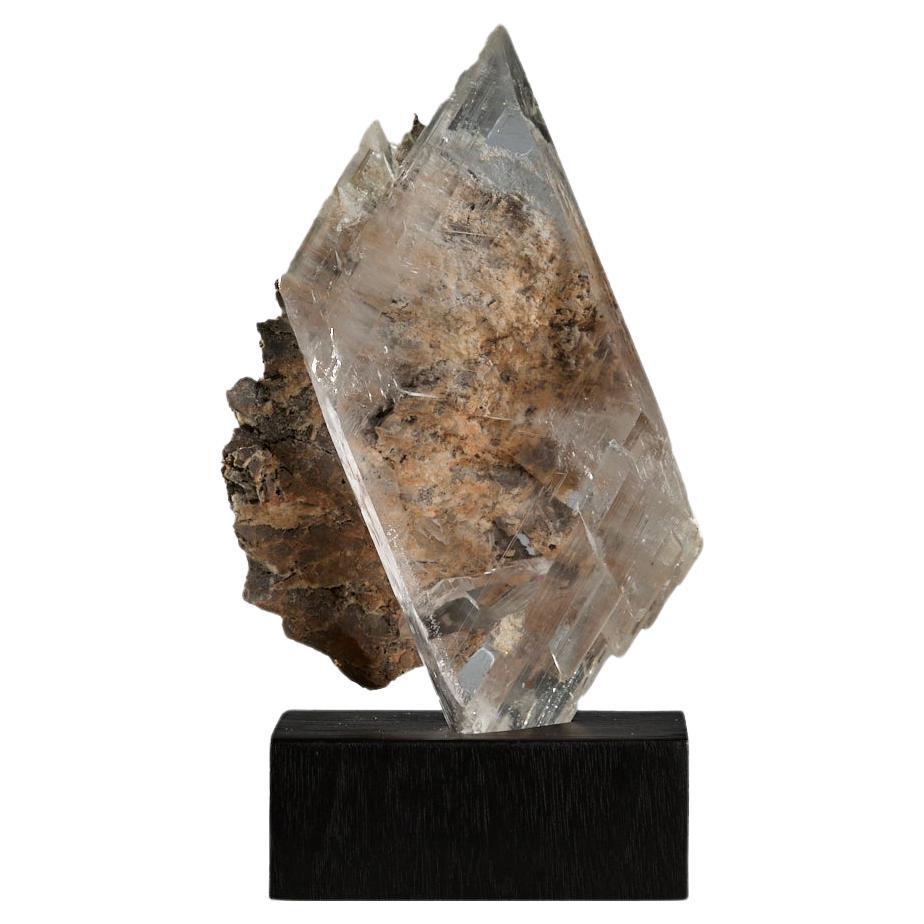 Impressive Selenite Crystal on Matrix en vente