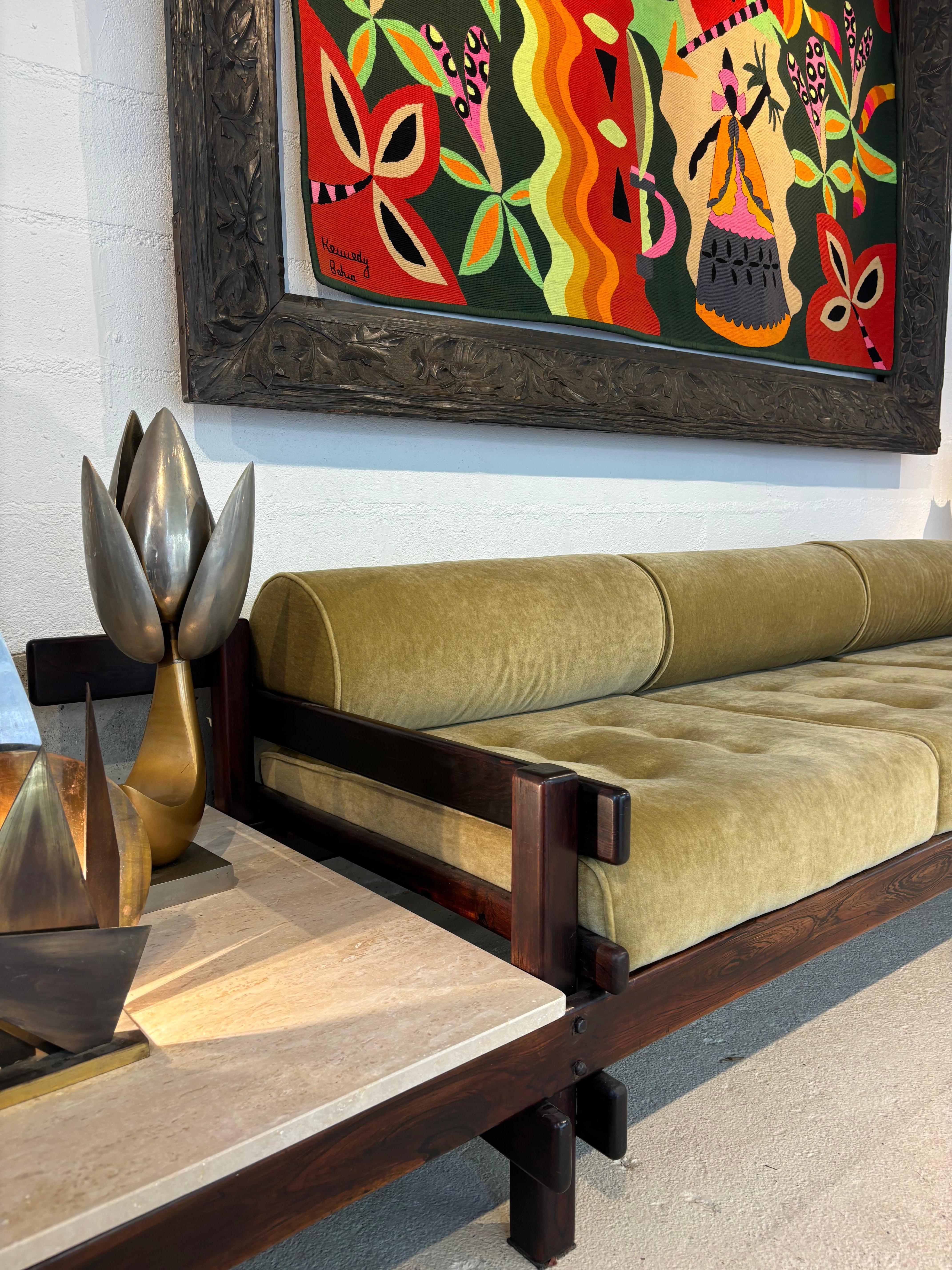 Mid-20th Century Impressive Sergio Rodrigues sofa For Sale