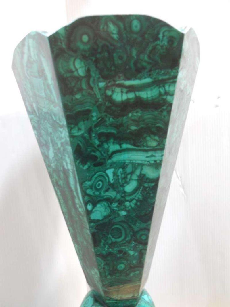 Impressive Set of 6 Malachite Vases, Congo, 1960's. In condizioni buone in vendita a Los Angeles, CA