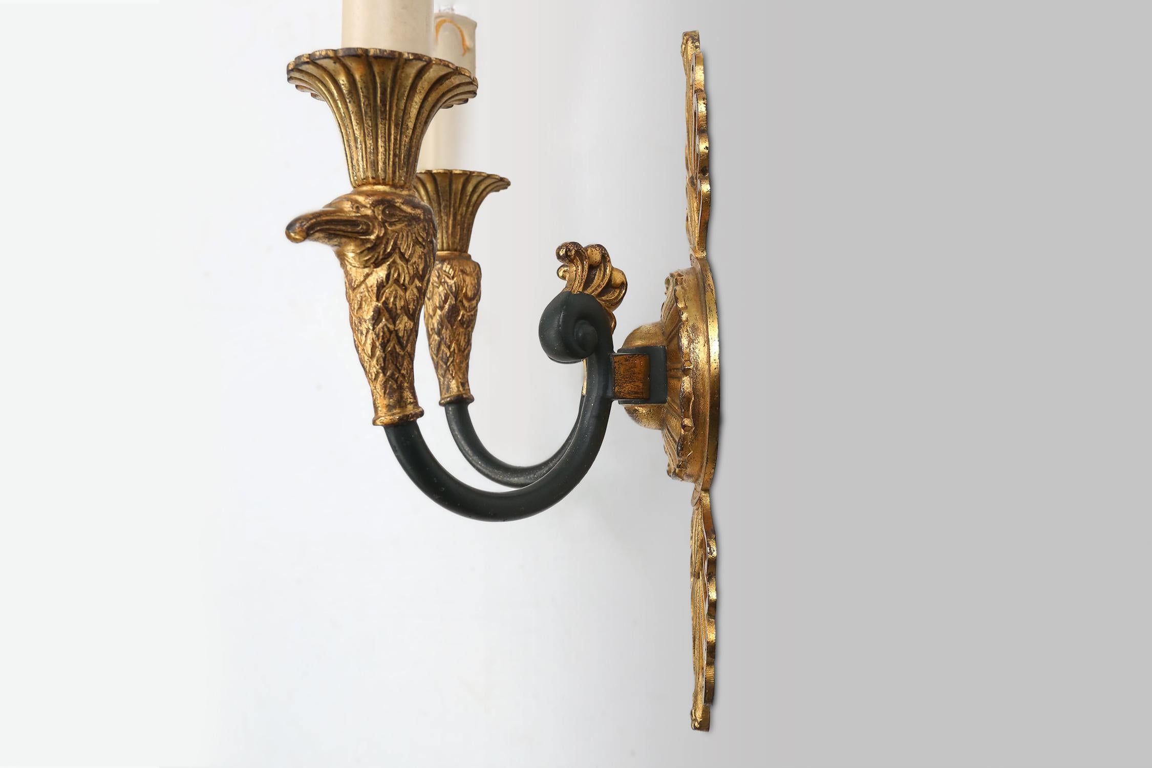 Impressionante set di un grande lampadario Impero in bronzo con luci a parete, 1950 in vendita 11