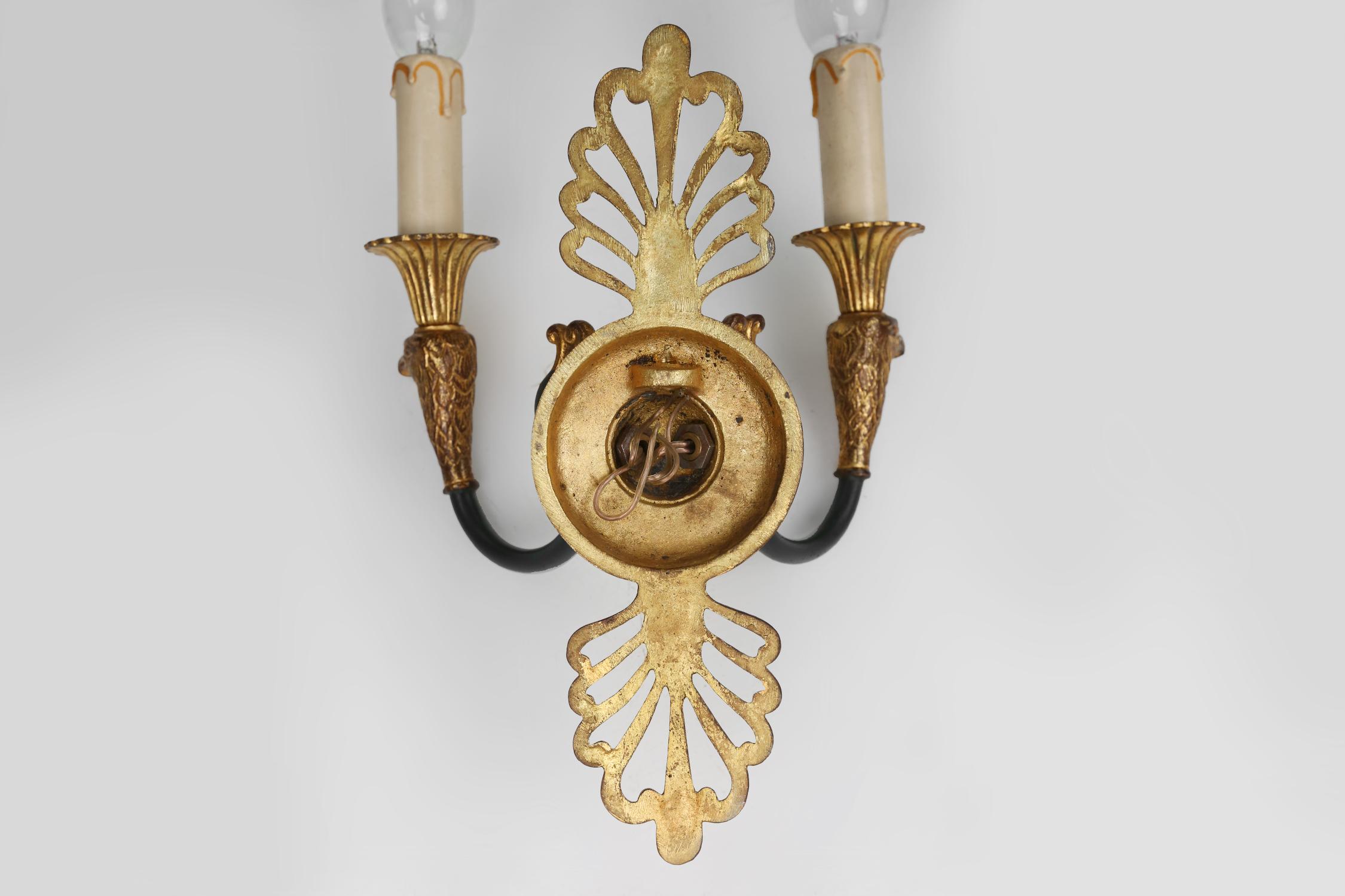 Impressionante set di un grande lampadario Impero in bronzo con luci a parete, 1950 in vendita 13