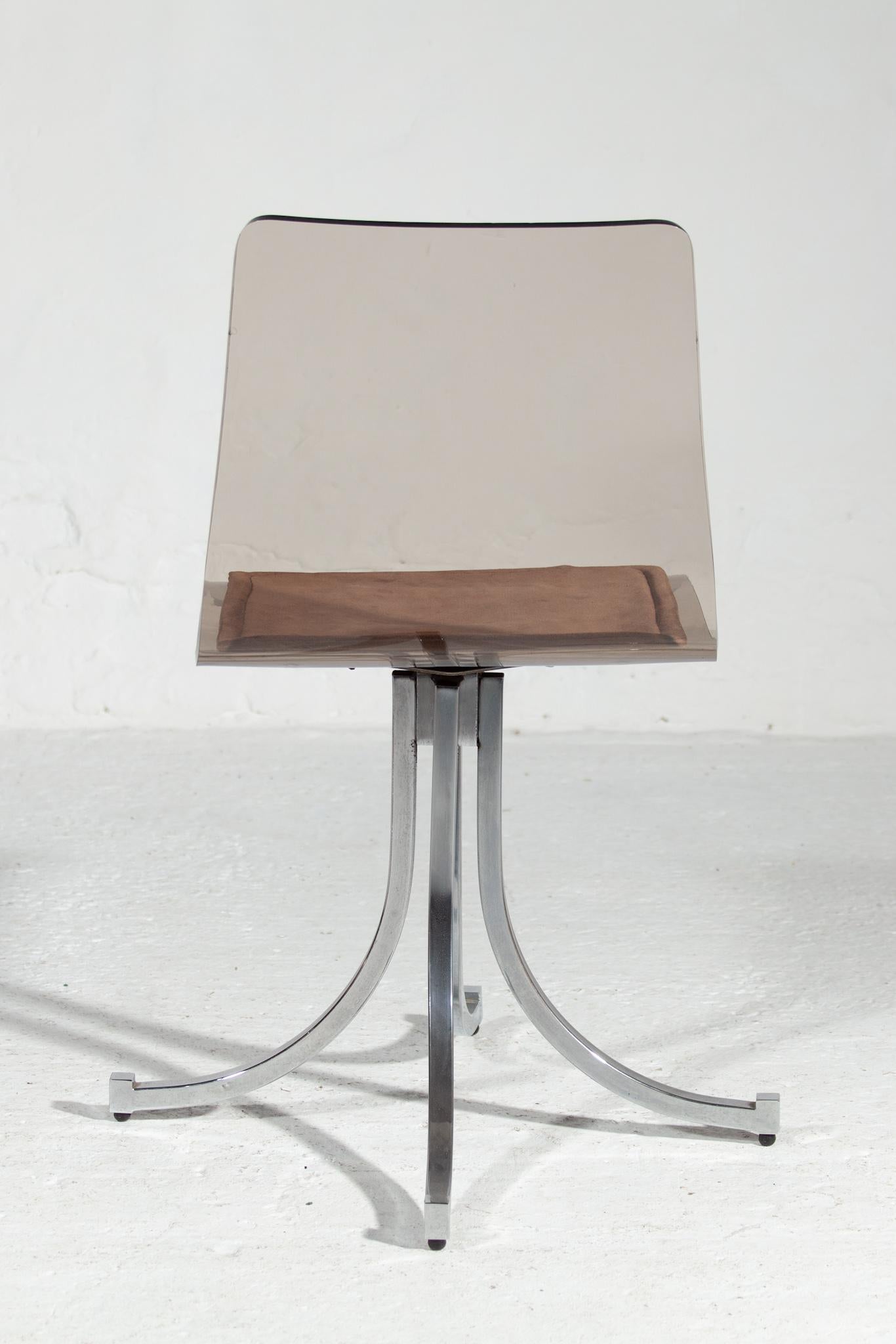 Impressive Set of Six Iconic Vintage Smoked Lucite Swivel Dining Chairs, 1970s In Good Condition In Antwerp, BE