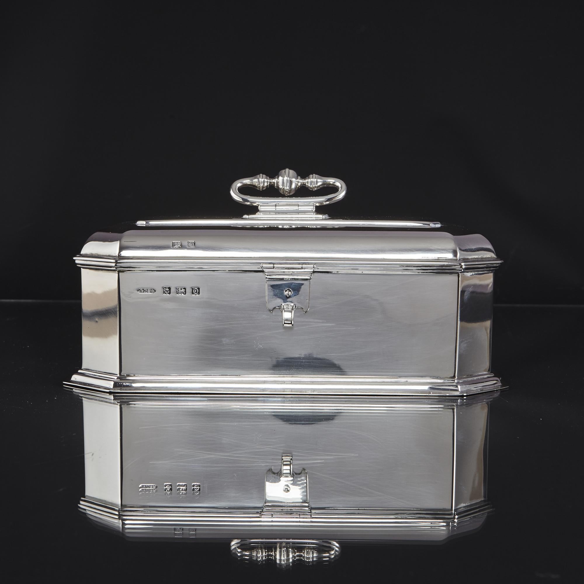 Impressive Silver Cigar Box In Good Condition In London, GB