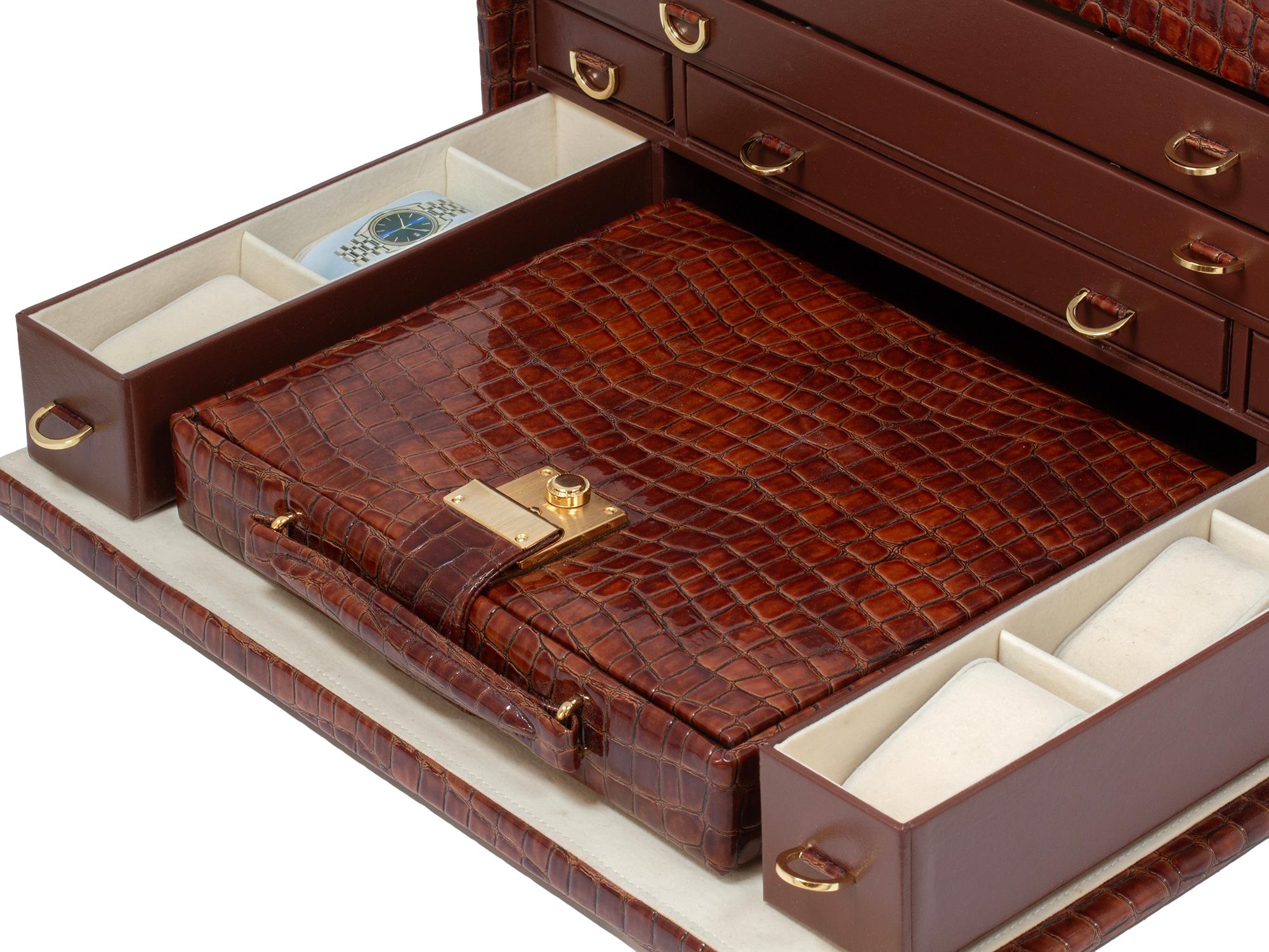 Etui à bijoux en faux crocodile de taille impressionnante en vente 5