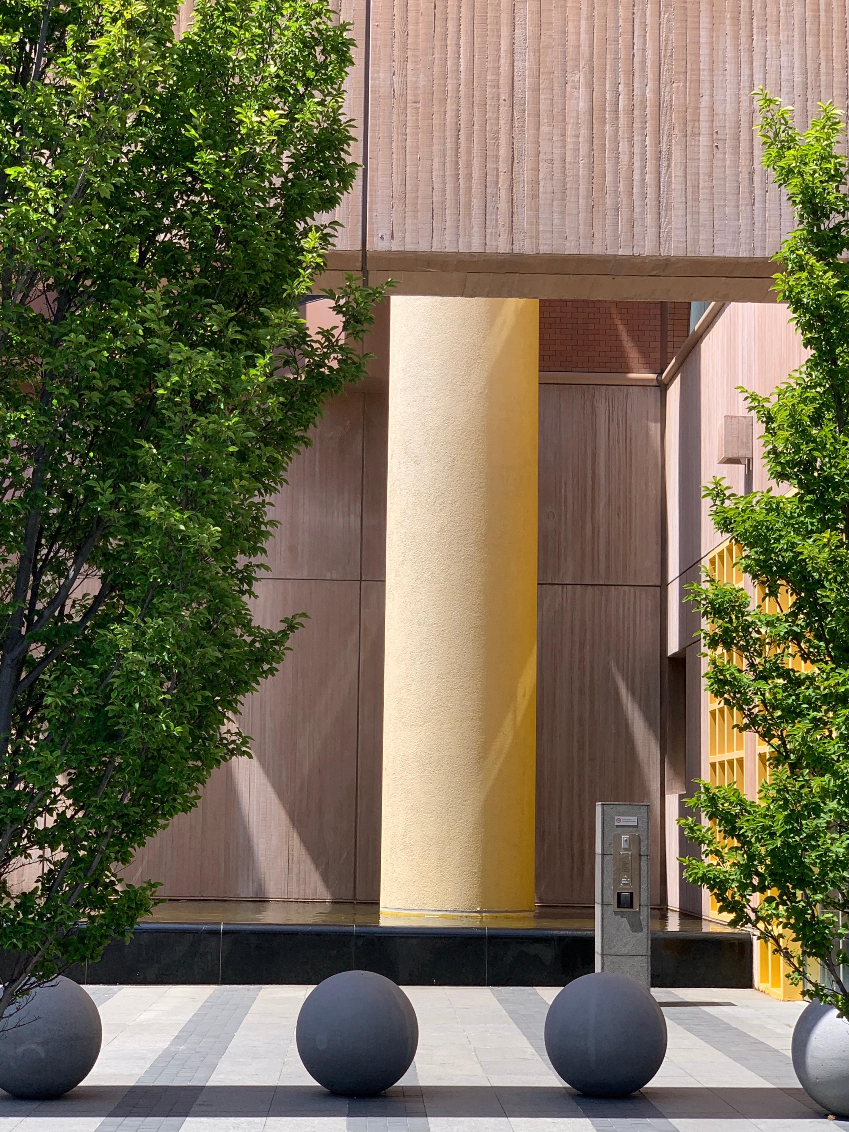 Impressive Solid Oak Bench by Mexican Modernist Architect Ricardo Legorretta 4