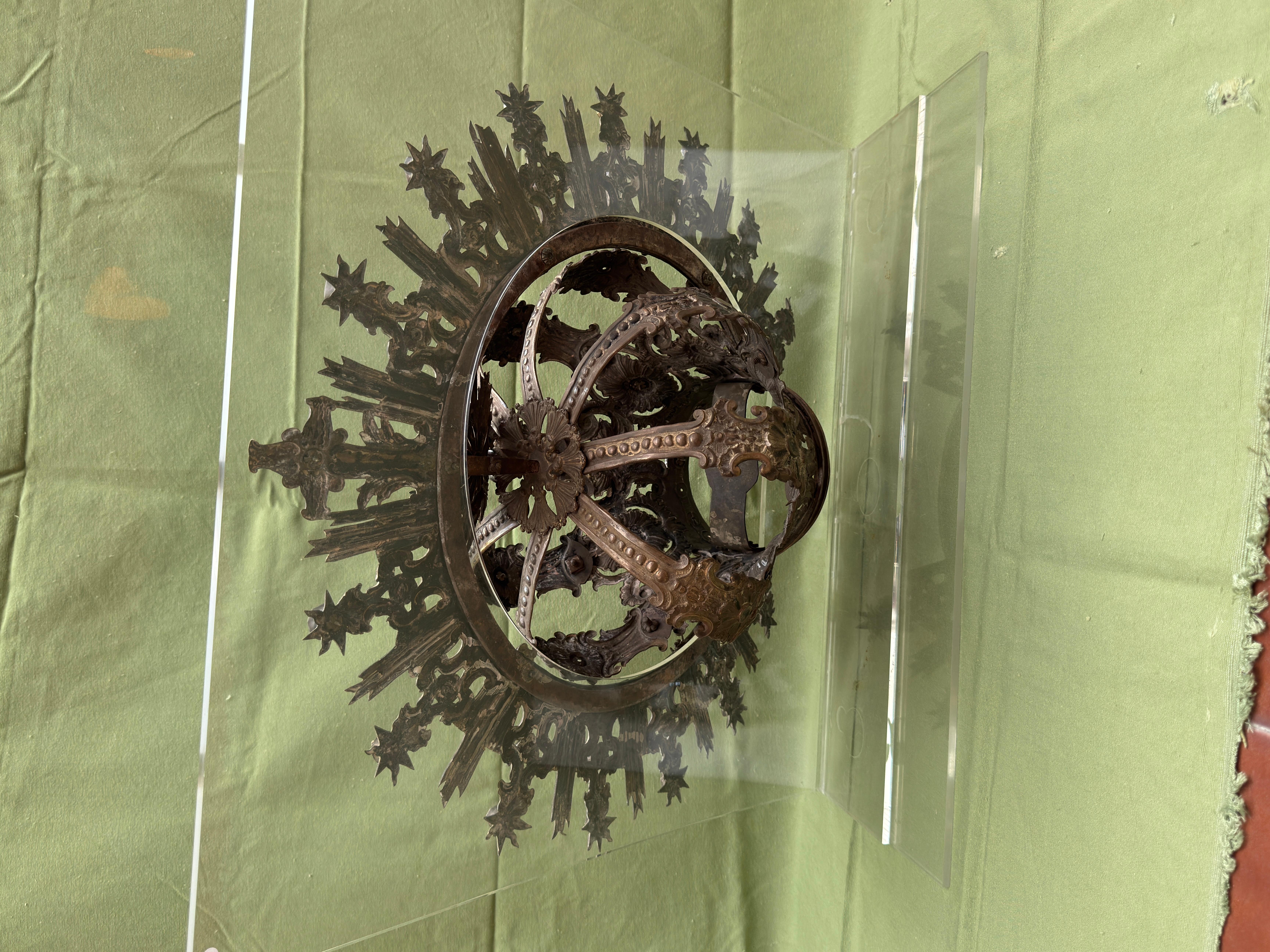 Impressionante corona d'argento spagnola, punzonata da Francisco Beltrán de la Cueva in vendita 2