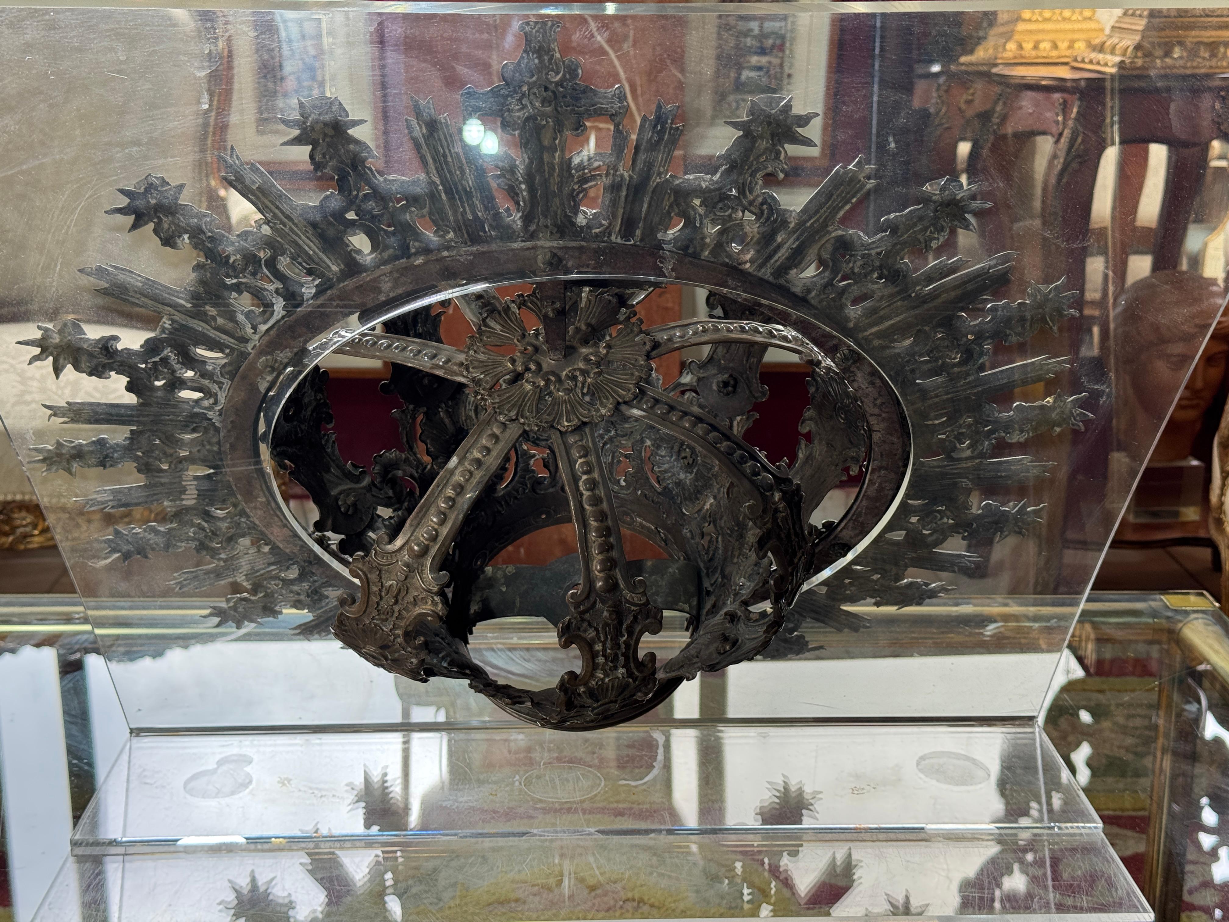 Spagnolo Impressionante corona d'argento spagnola, punzonata da Francisco Beltrán de la Cueva in vendita