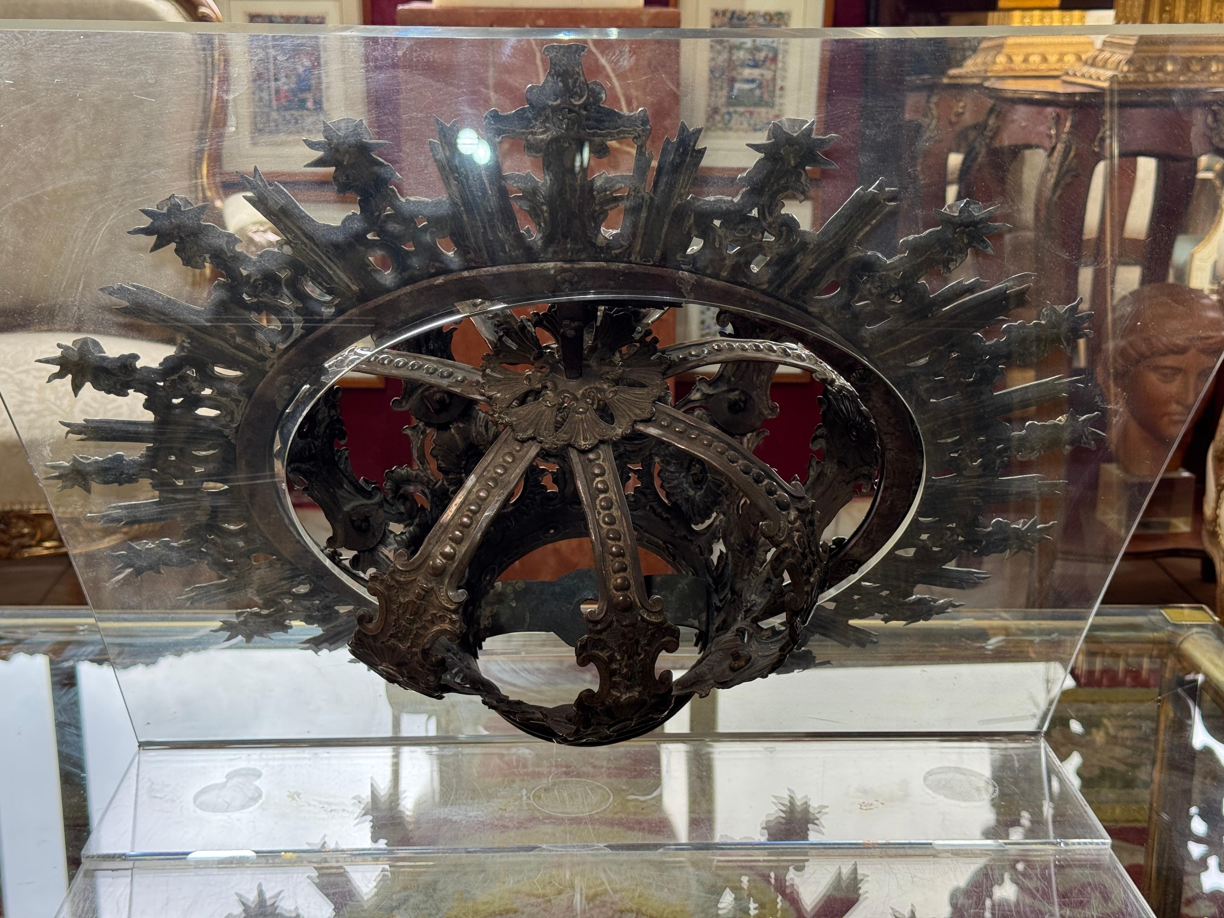 Fatto a mano Impressionante corona d'argento spagnola, punzonata da Francisco Beltrán de la Cueva in vendita