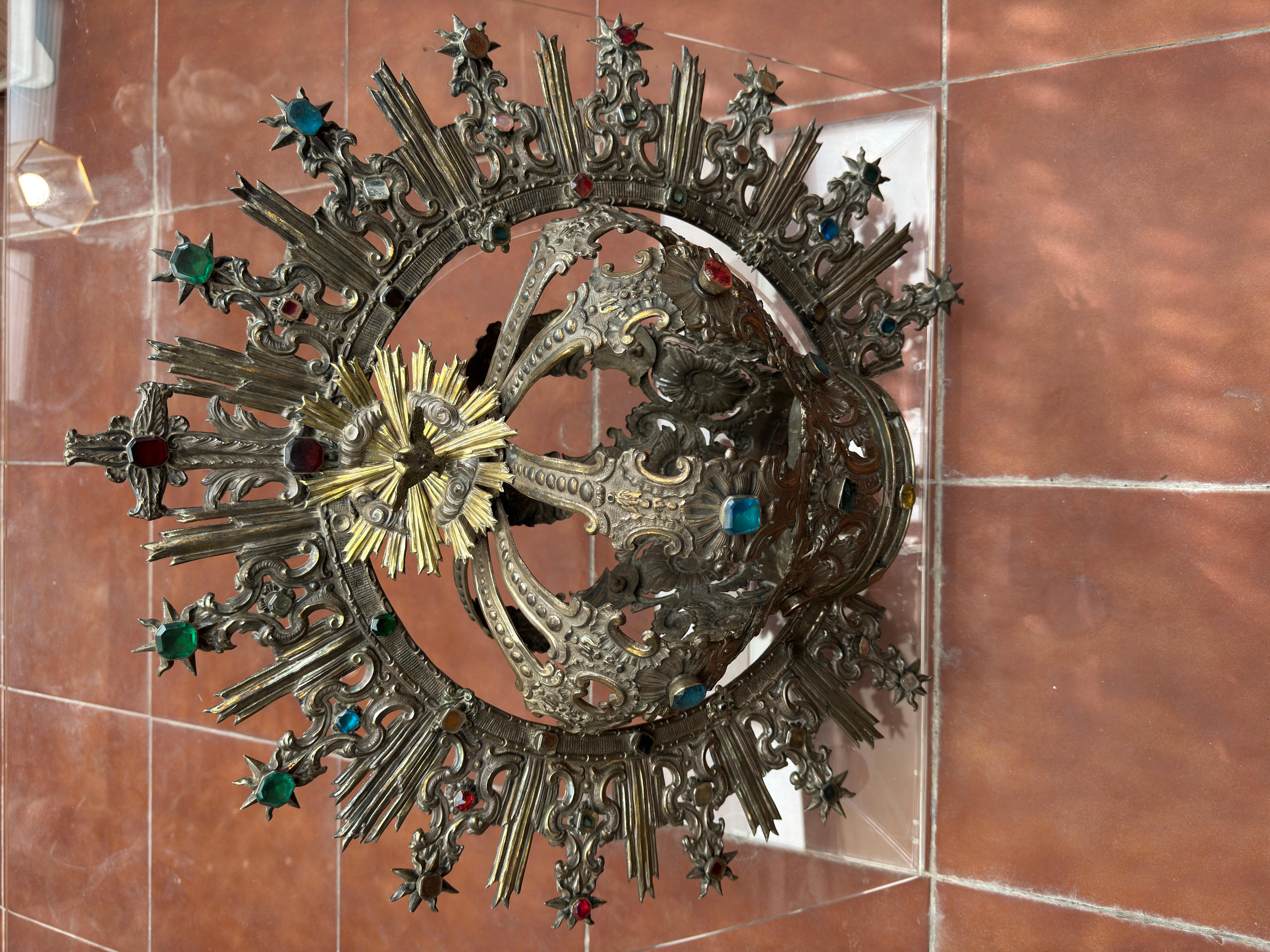 Impressionante corona d'argento spagnola, punzonata da Francisco Beltrán de la Cueva In condizioni buone in vendita a Madrid, ES