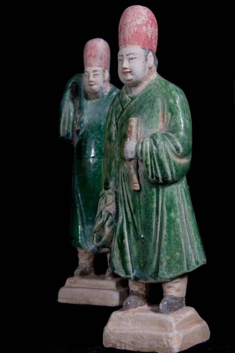 Beeindruckende Terrakotta-Gedenkskulptur - Ming-Dynastie, China '1368-1644 n. Chr. im Angebot 1