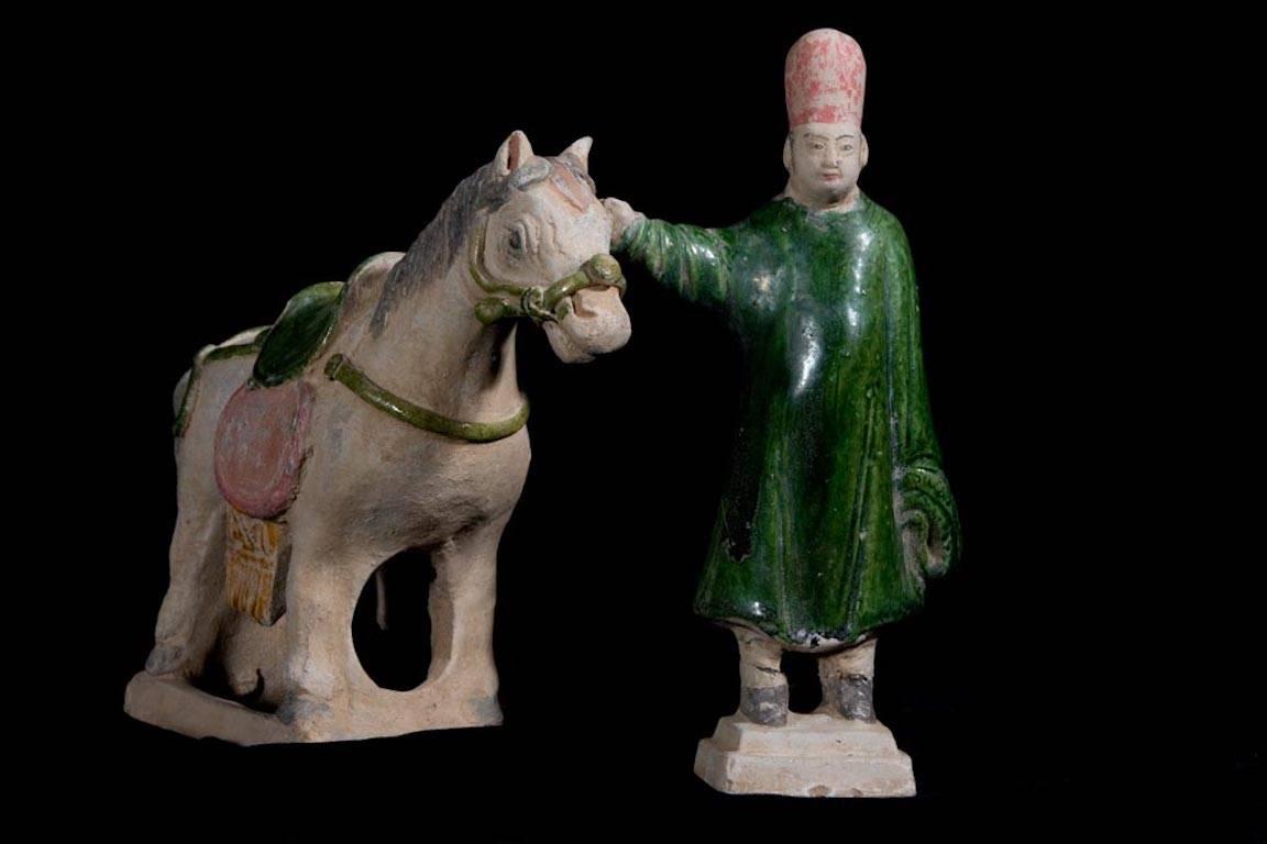 Beeindruckende Terrakotta-Gedenkskulptur - Ming-Dynastie, China '1368-1644 n. Chr. im Angebot 3