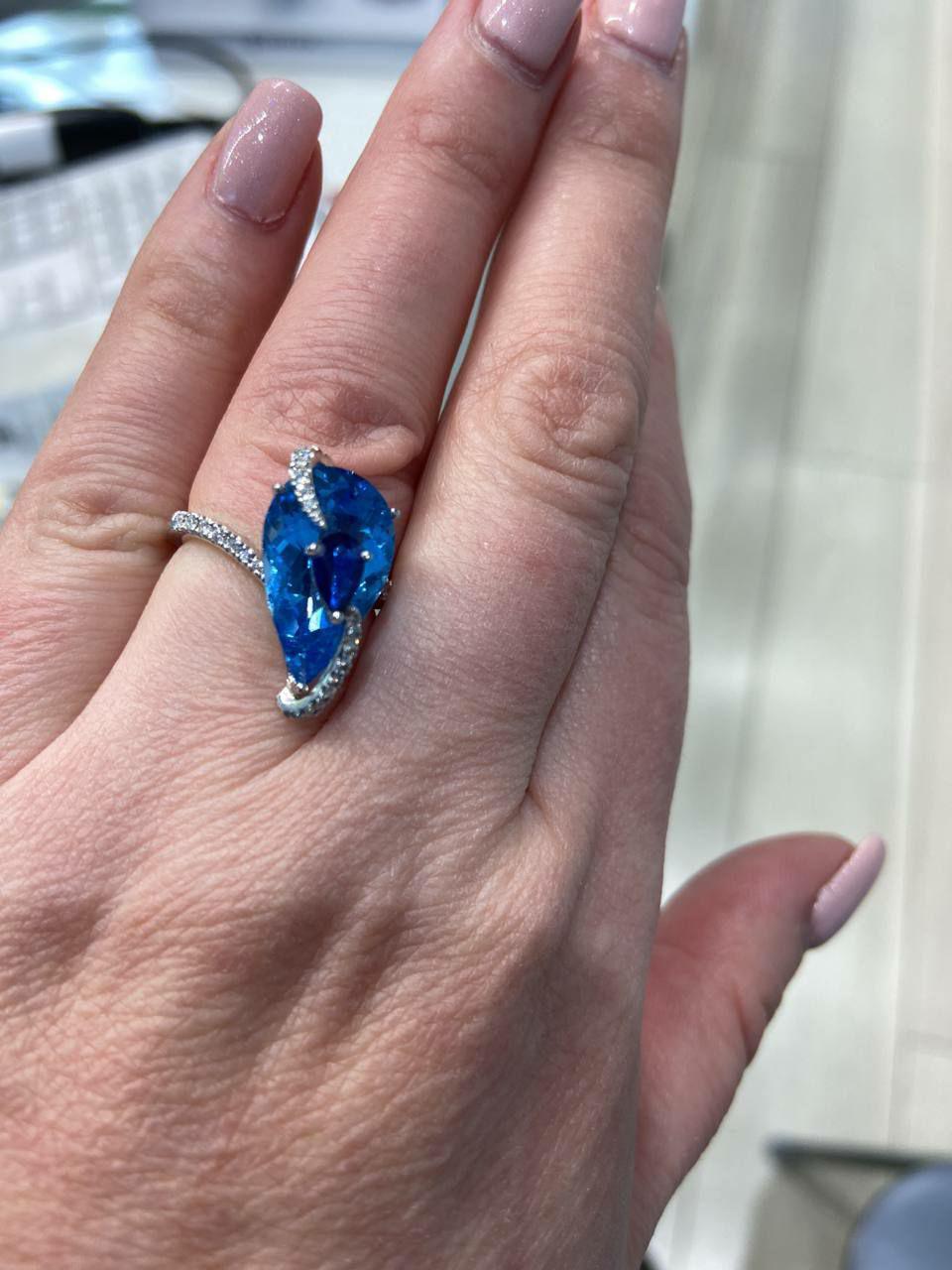 For Sale:  Impressive Topaz Blue Sapphire Diamond White Gold Ring 3