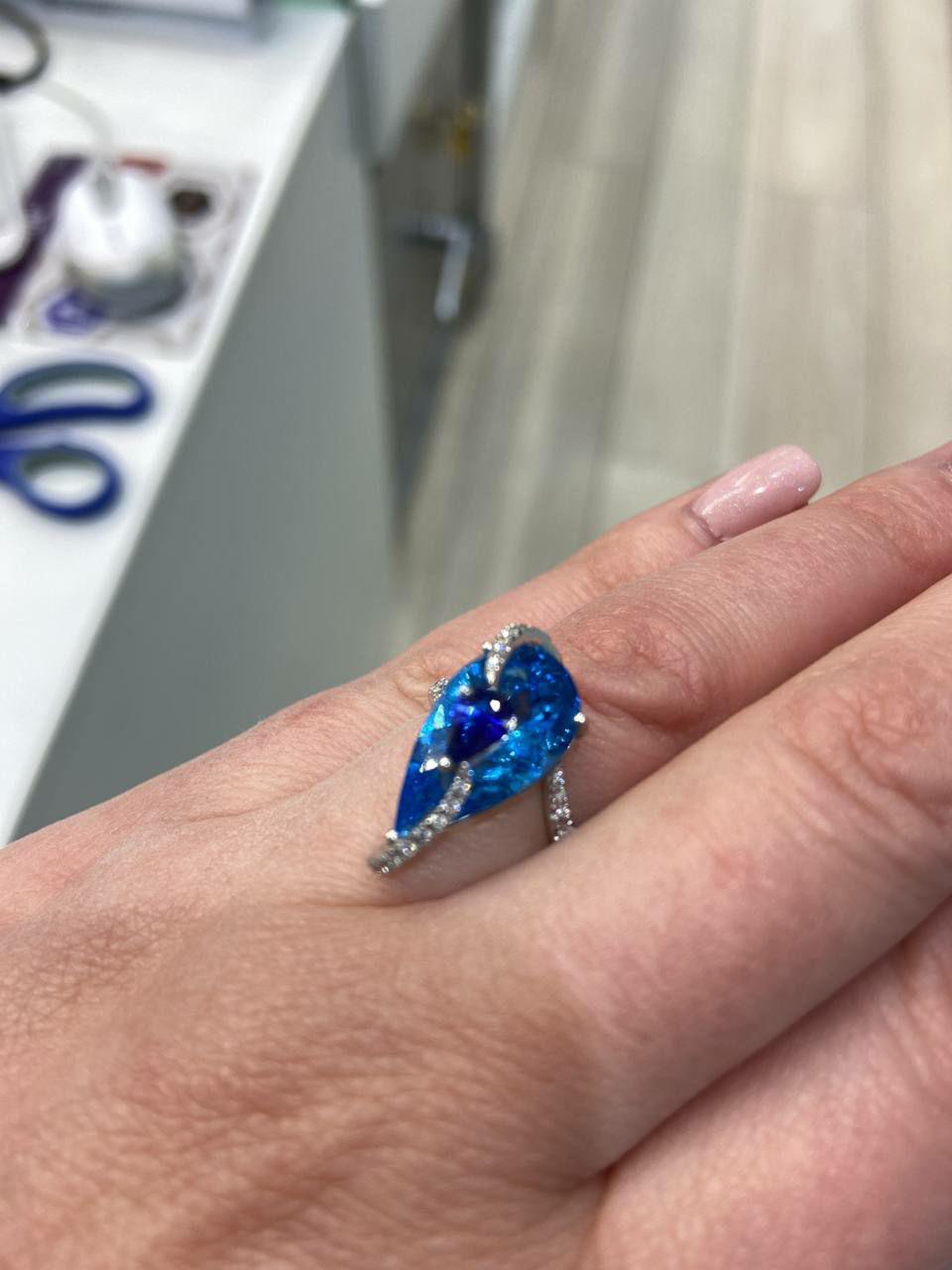 For Sale:  Impressive Topaz Blue Sapphire Diamond White Gold Ring 4