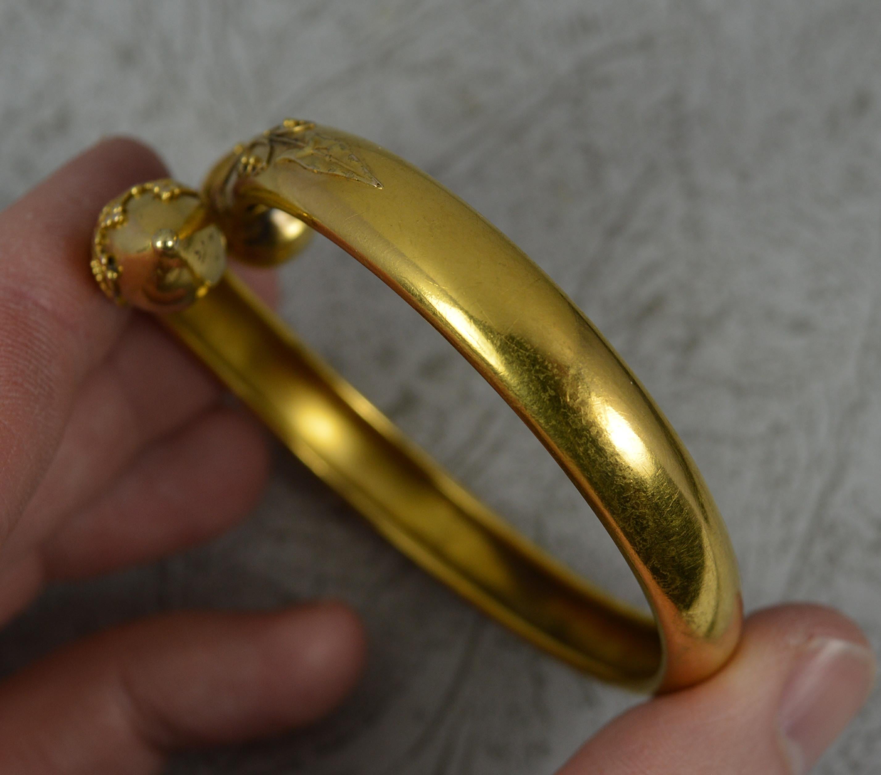 Impressive Victorian 15 Carat Gold Torque Crossover Bangle In Good Condition In St Helens, GB