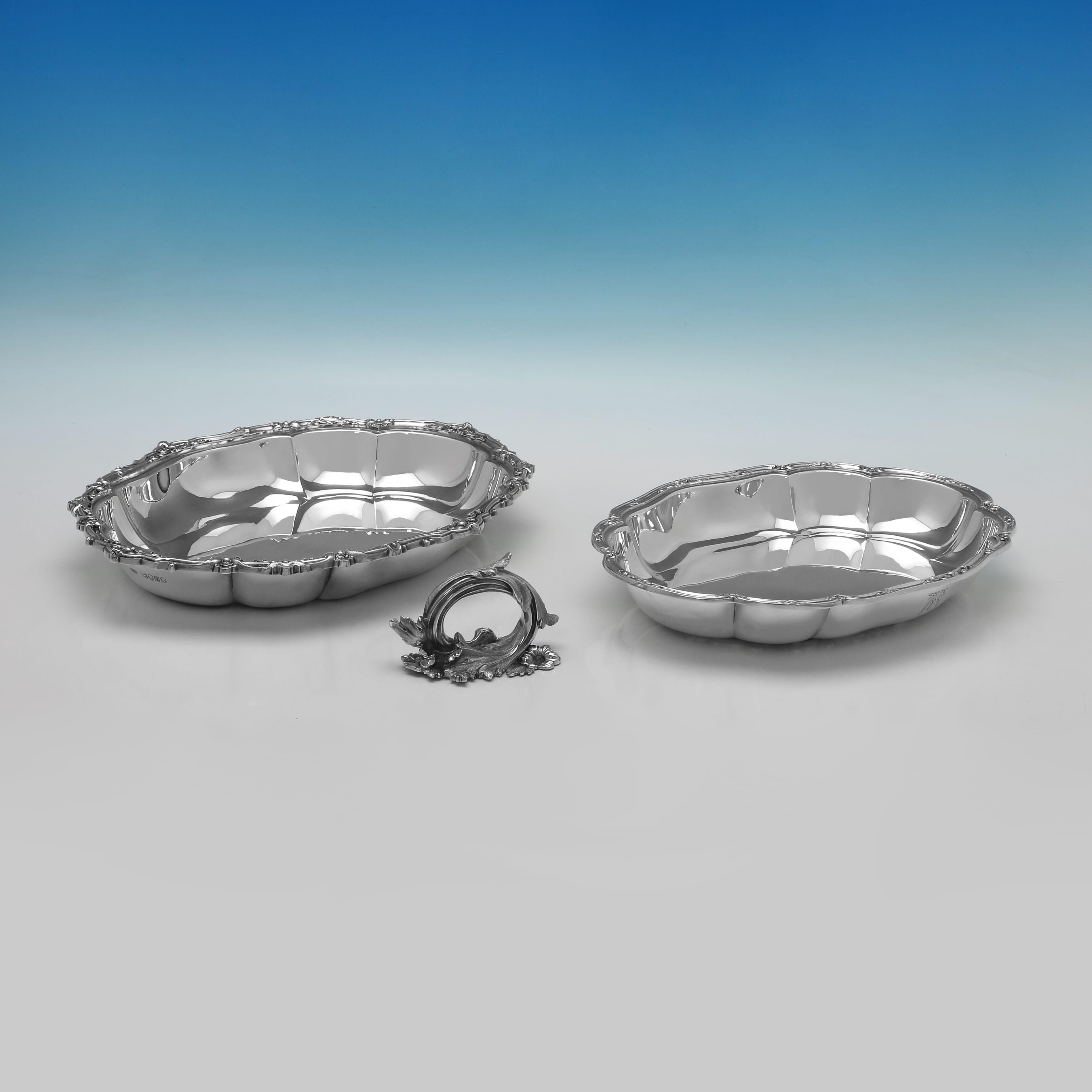 Anglais Impressionnants plats d'entrée victoriens en argent sterling par Edward Ker Reid, 1885 en vente