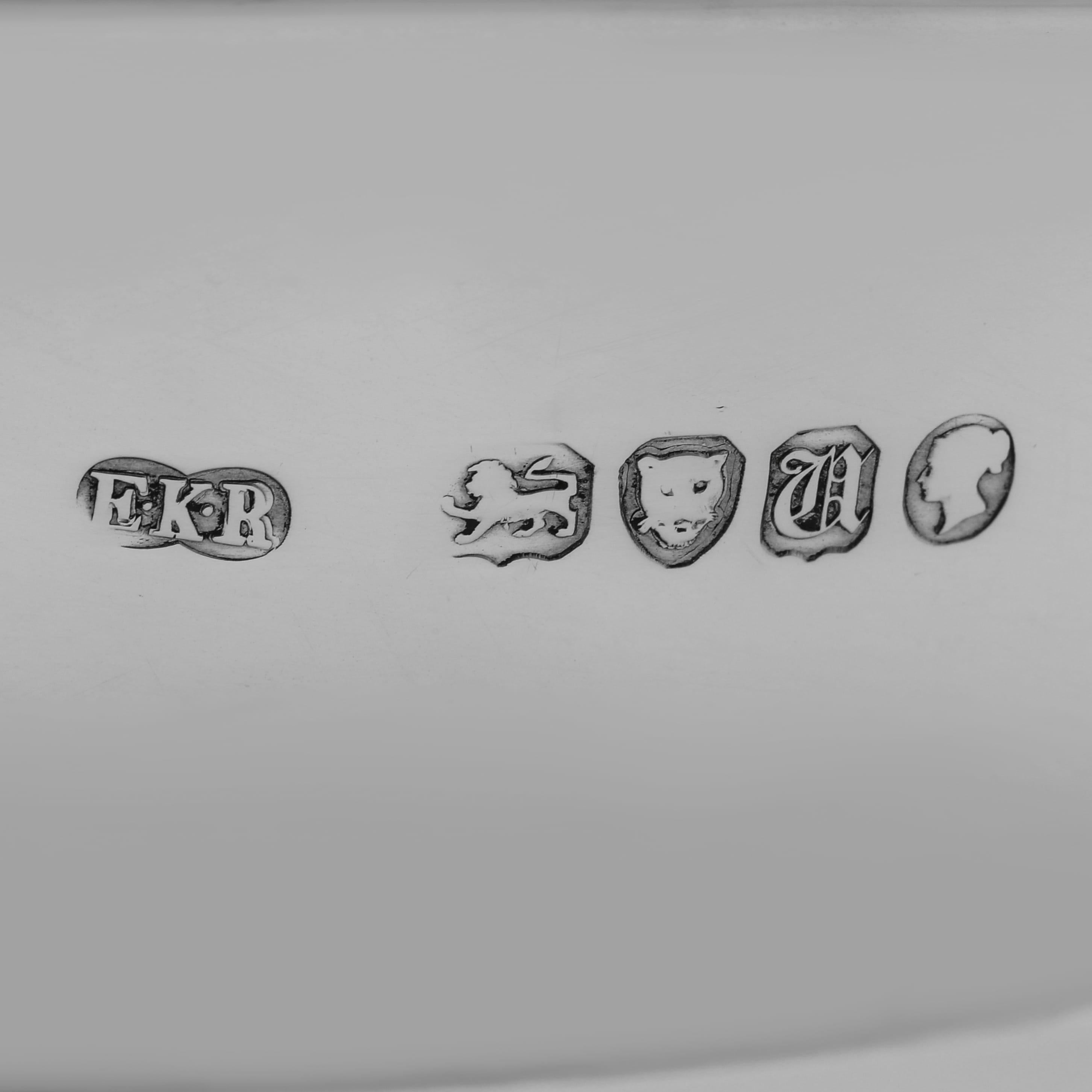 Argent sterling Impressionnants plats d'entrée victoriens en argent sterling par Edward Ker Reid, 1885 en vente