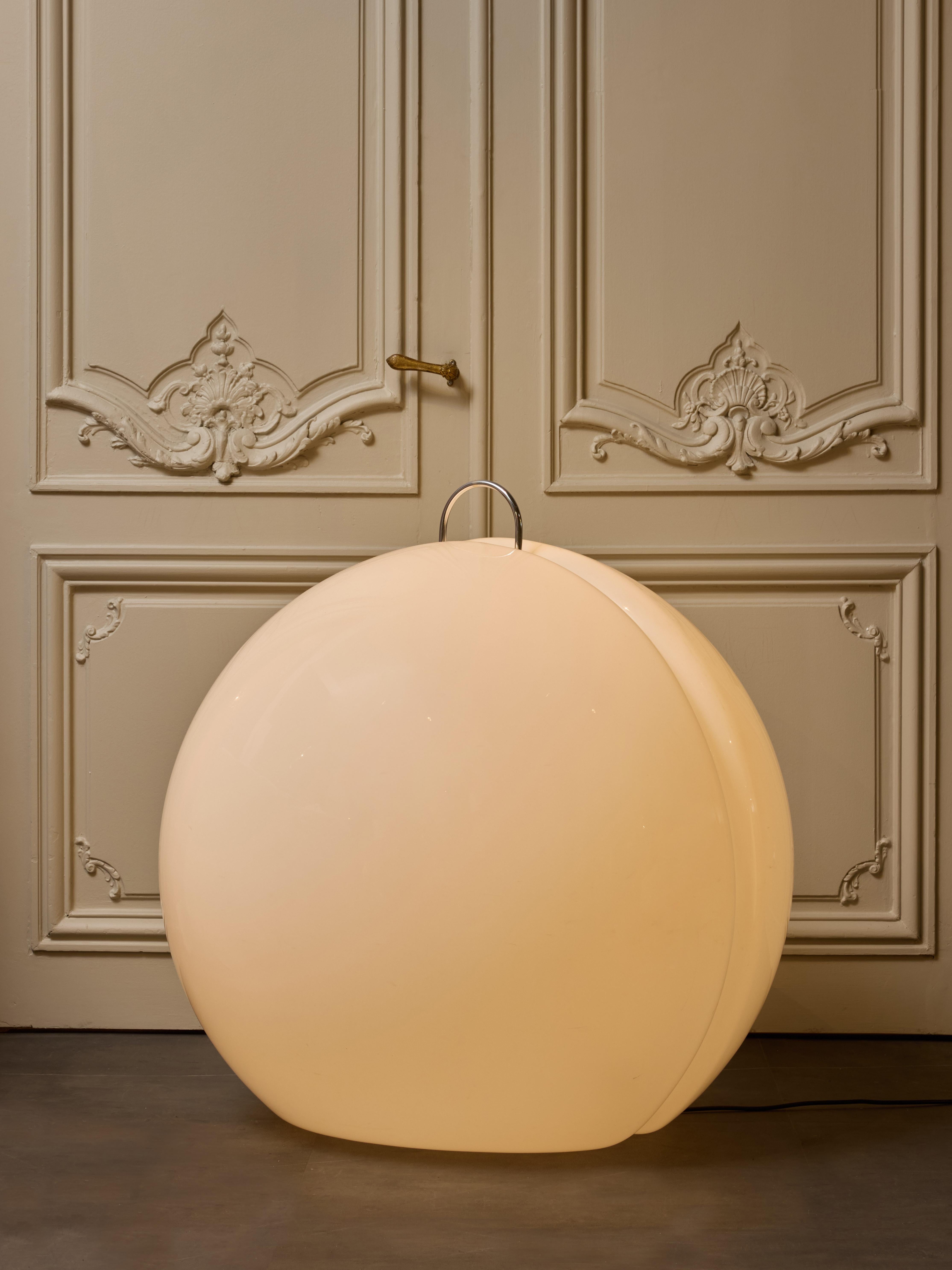 Mid-Century Modern Impressive Vintage Plexi Spherical Floor Lamp For Sale