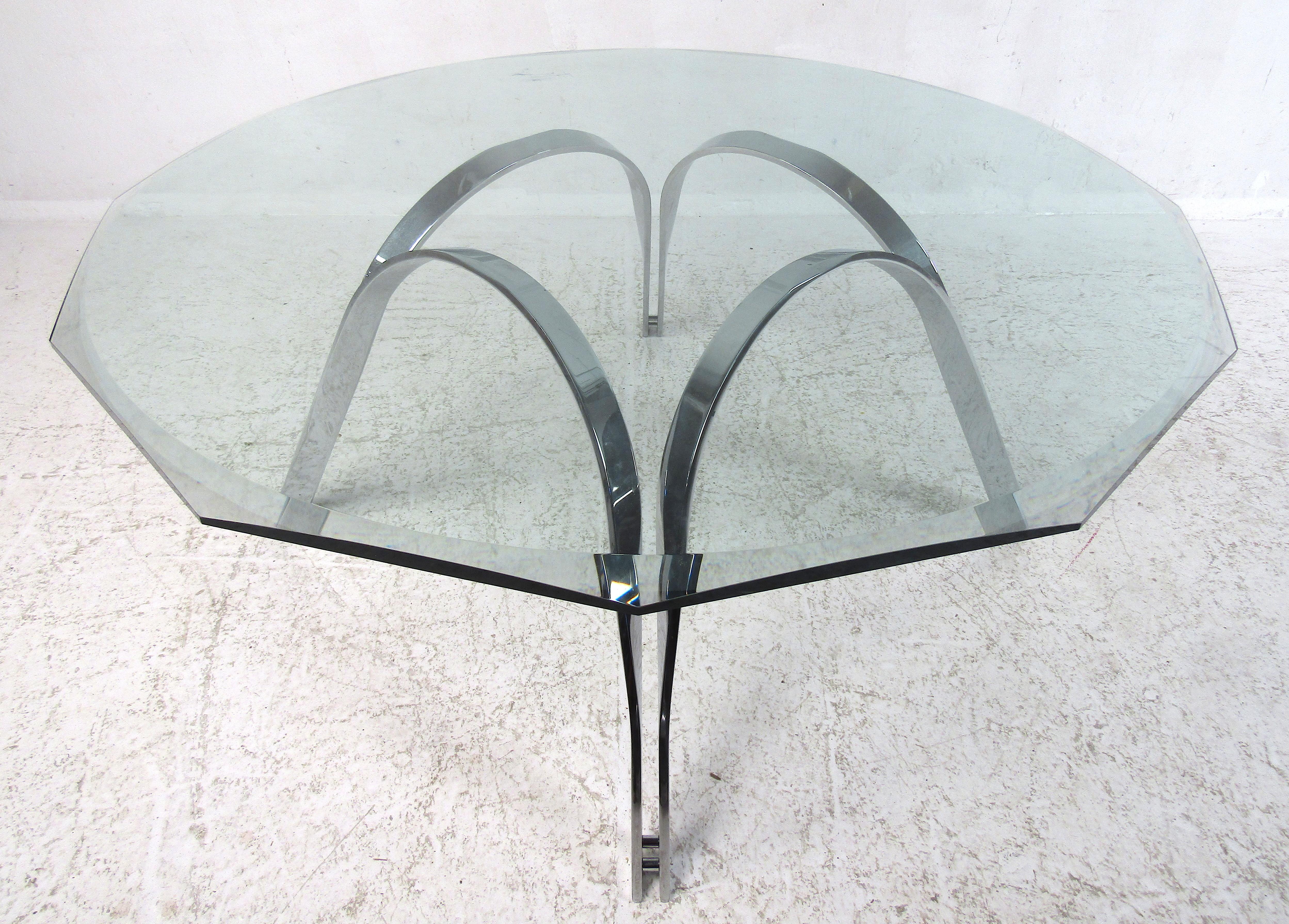Impressive Vintage Roger Sprunger Glass Top Cocktail Table In Good Condition For Sale In Brooklyn, NY