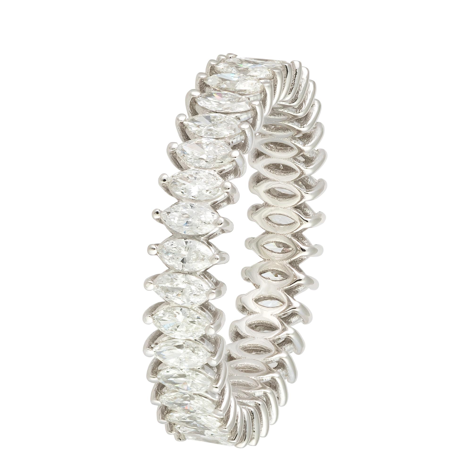 For Sale:  Impressive White 18K Gold White Diamond Ring for Her 2