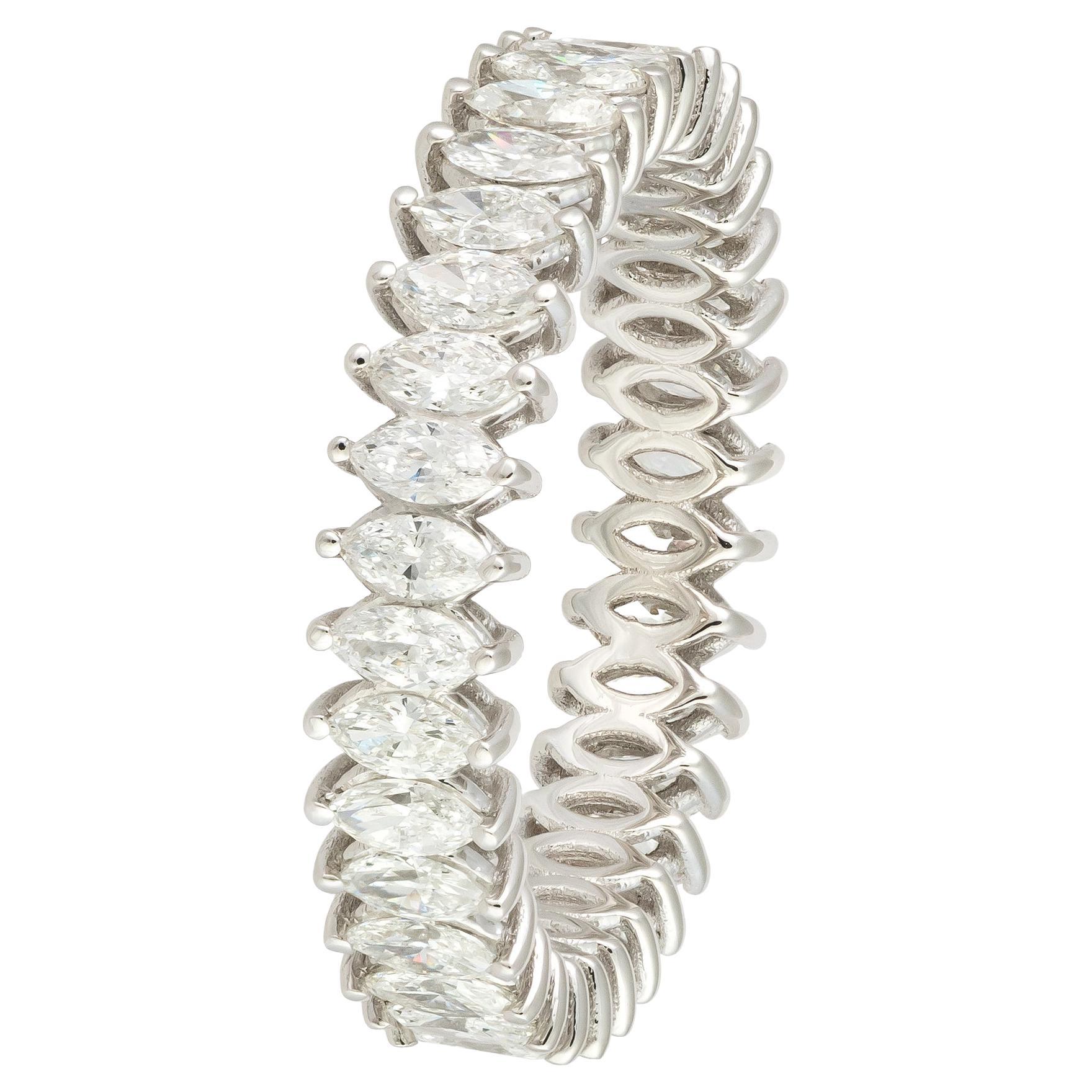 Impresionante Anillo de Diamantes Blancos de Oro de 18 K para Ella