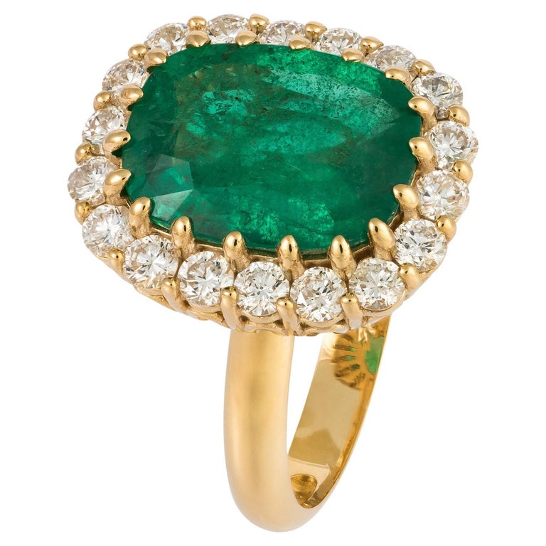 Customizable Impressive Yellow 18K Gold Emerald White Diamond Ring for