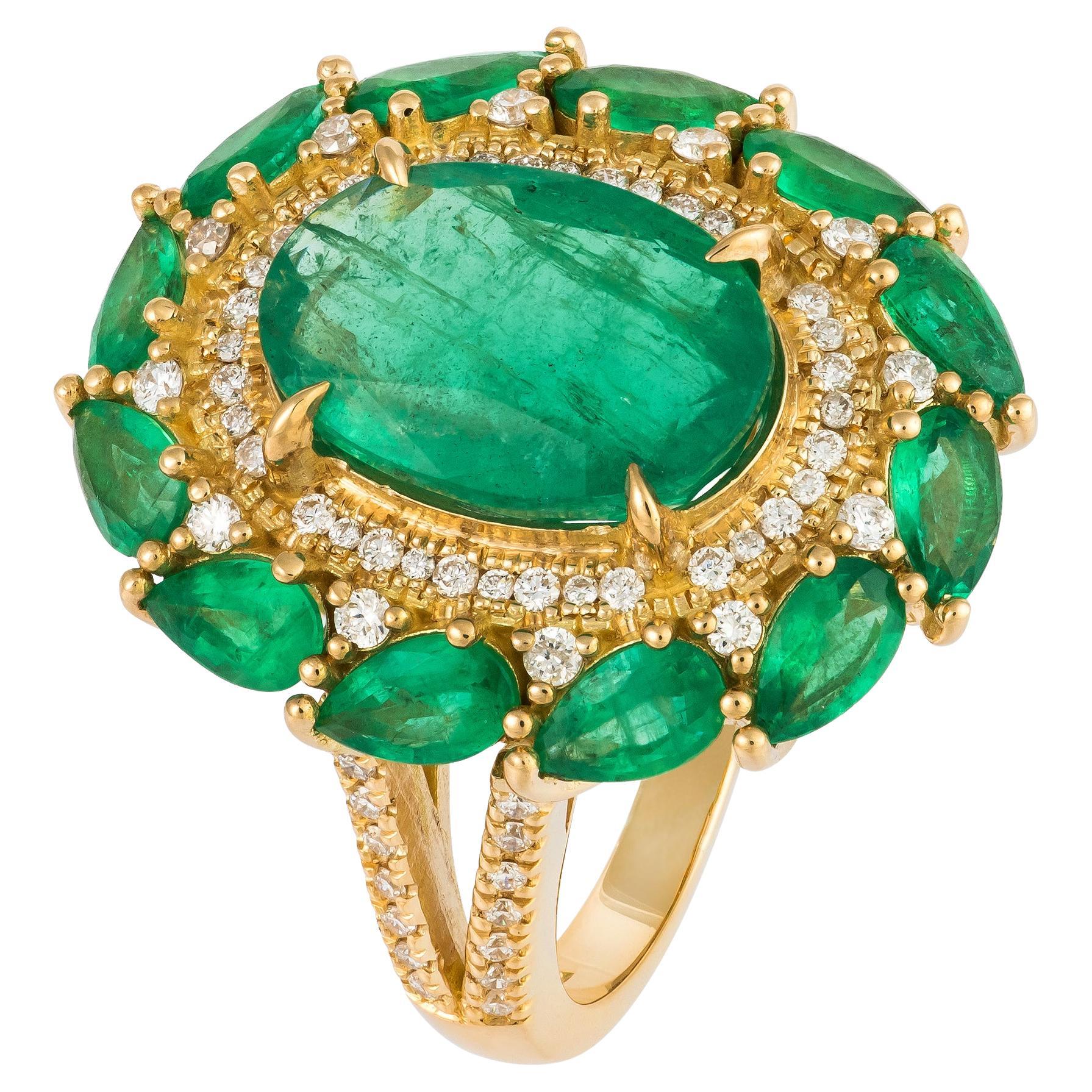 For Sale:  Impressive Yellow 18K Gold Emerald White Diamond Ring For Her