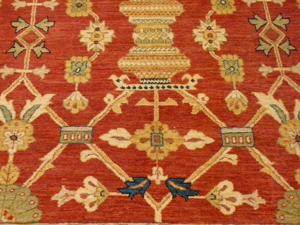 Impressive Ziegler Mahal hand knotted rug For Sale 2