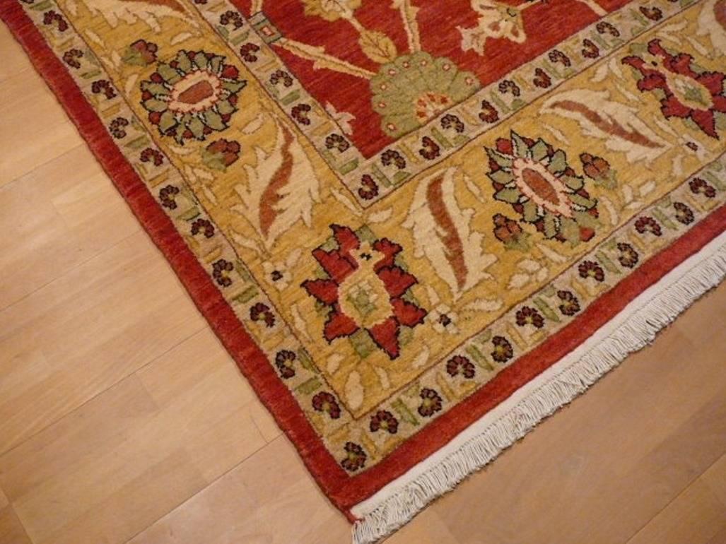 Impressive Ziegler Mahal hand knotted rug For Sale 3
