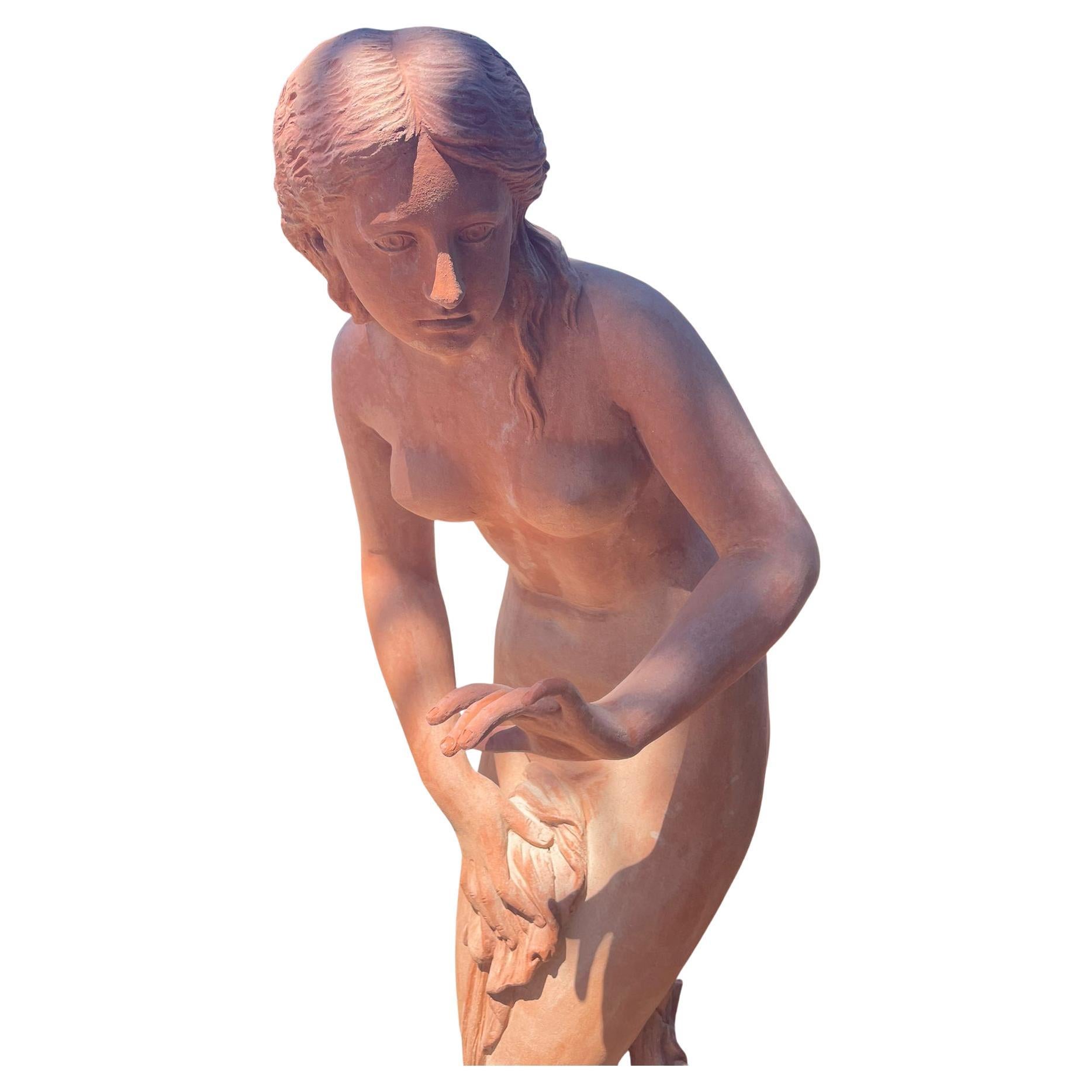 Italiano Statua di bagnante in terracotta dell'Impruneta, 21° secolo in vendita