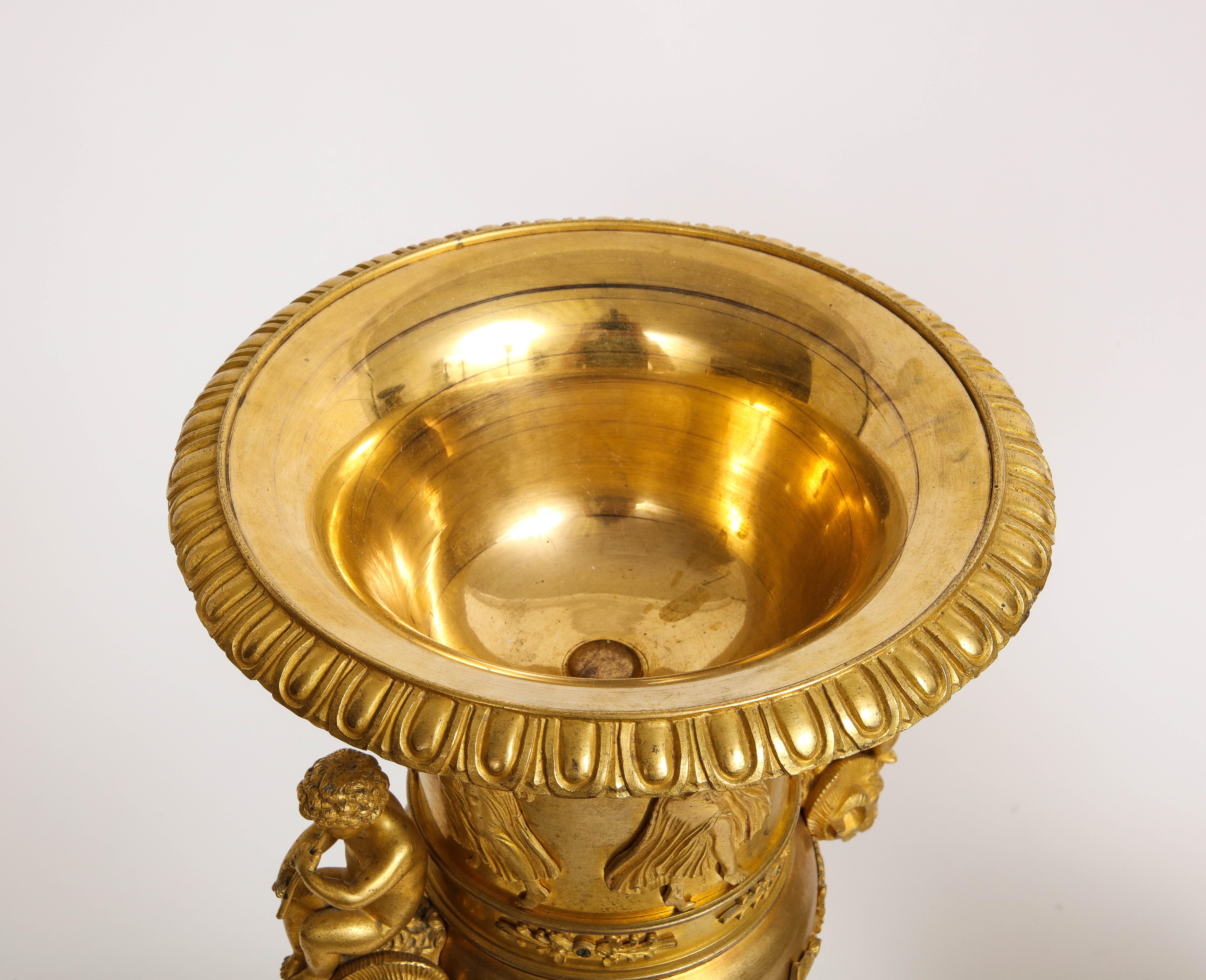 Ein Paar französische Empire-Vasen mit Goldbronze-Bezug/Potpourris, Att. Thomier A Paris im Angebot 5