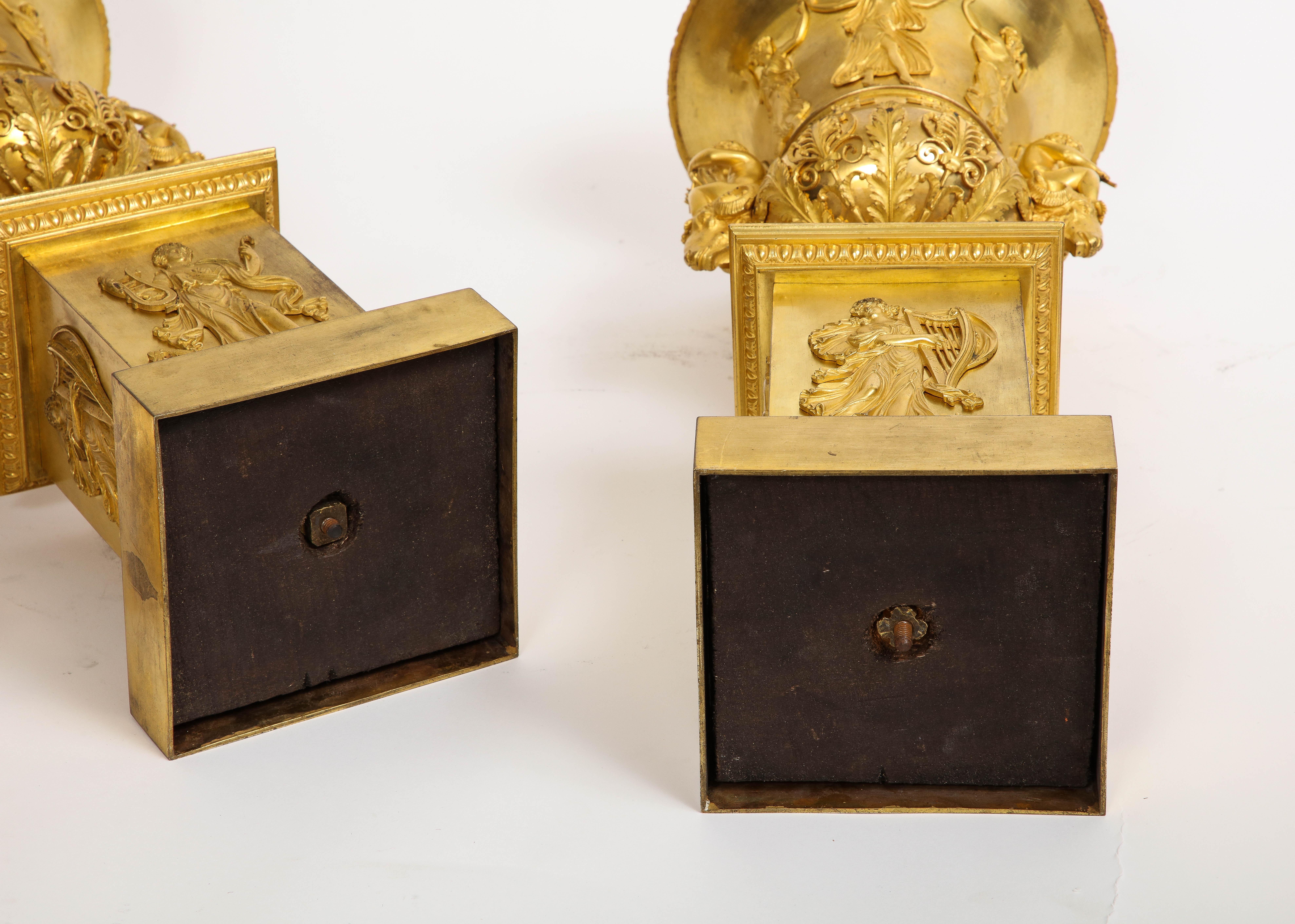 Ein Paar französische Empire-Vasen mit Goldbronze-Bezug/Potpourris, Att. Thomier A Paris im Angebot 11