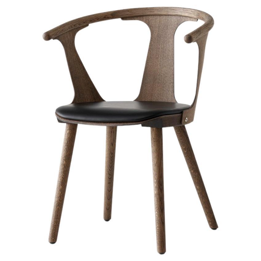 Zwischen Sk2 Stuhl, geräucherte, geölte Eiche und edles schwarzes Leder für &Tradition