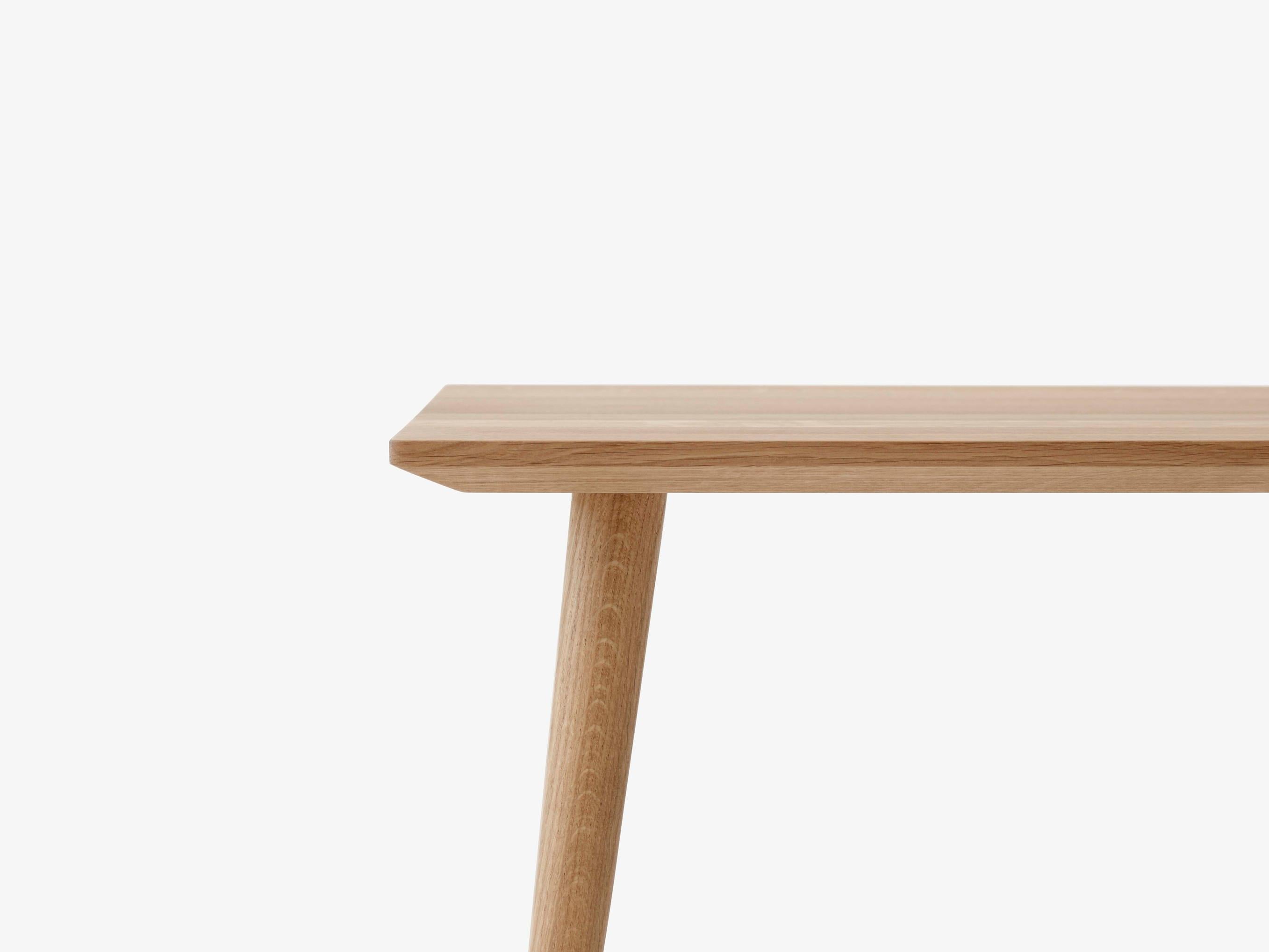Mesa de salón In Between SK24 en roble aceitado de Sami Kallio para &Tradition Esloveno en venta