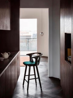 Sgabello da banco In Between Sk7, Rovere laccato nero di Sami Kallio per &Tradition