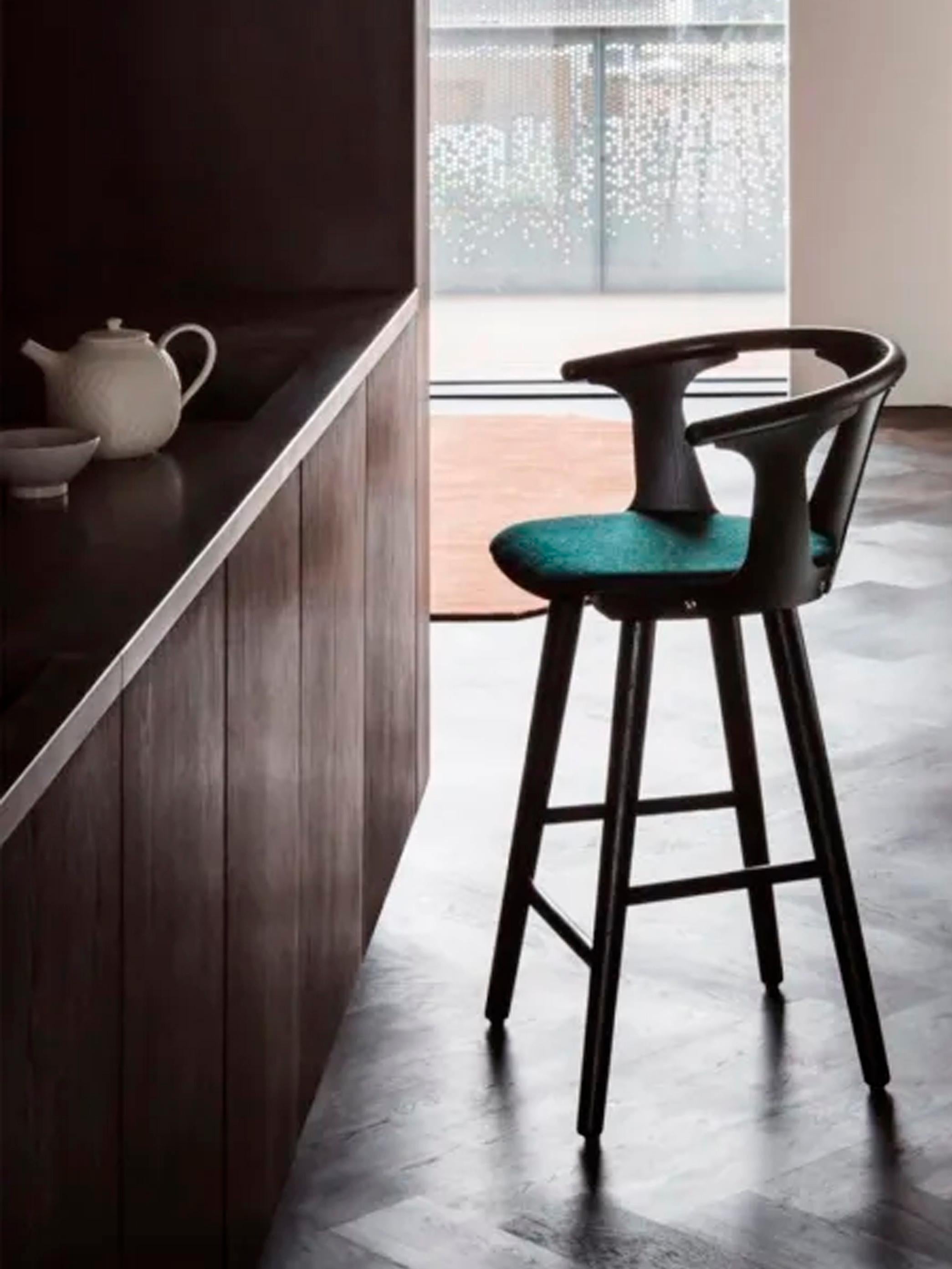Lettone Sgabello da banco In Between Sk7, Rovere laccato nero di Sami Kallio per &Tradition in vendita