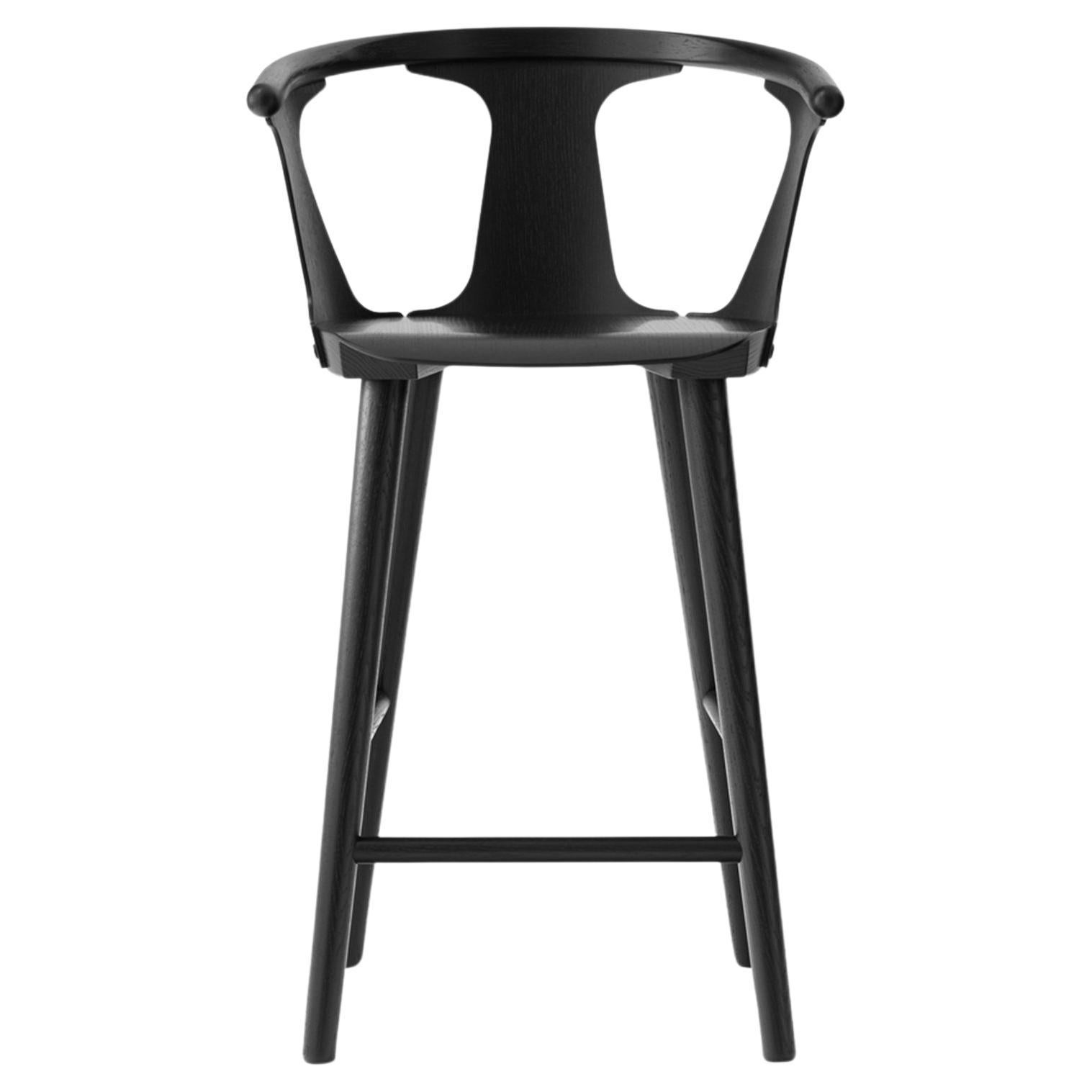 In Between Sk7 Thekenhocker, Eiche schwarz lackiert von Sami Kallio für &Tradition im Angebot