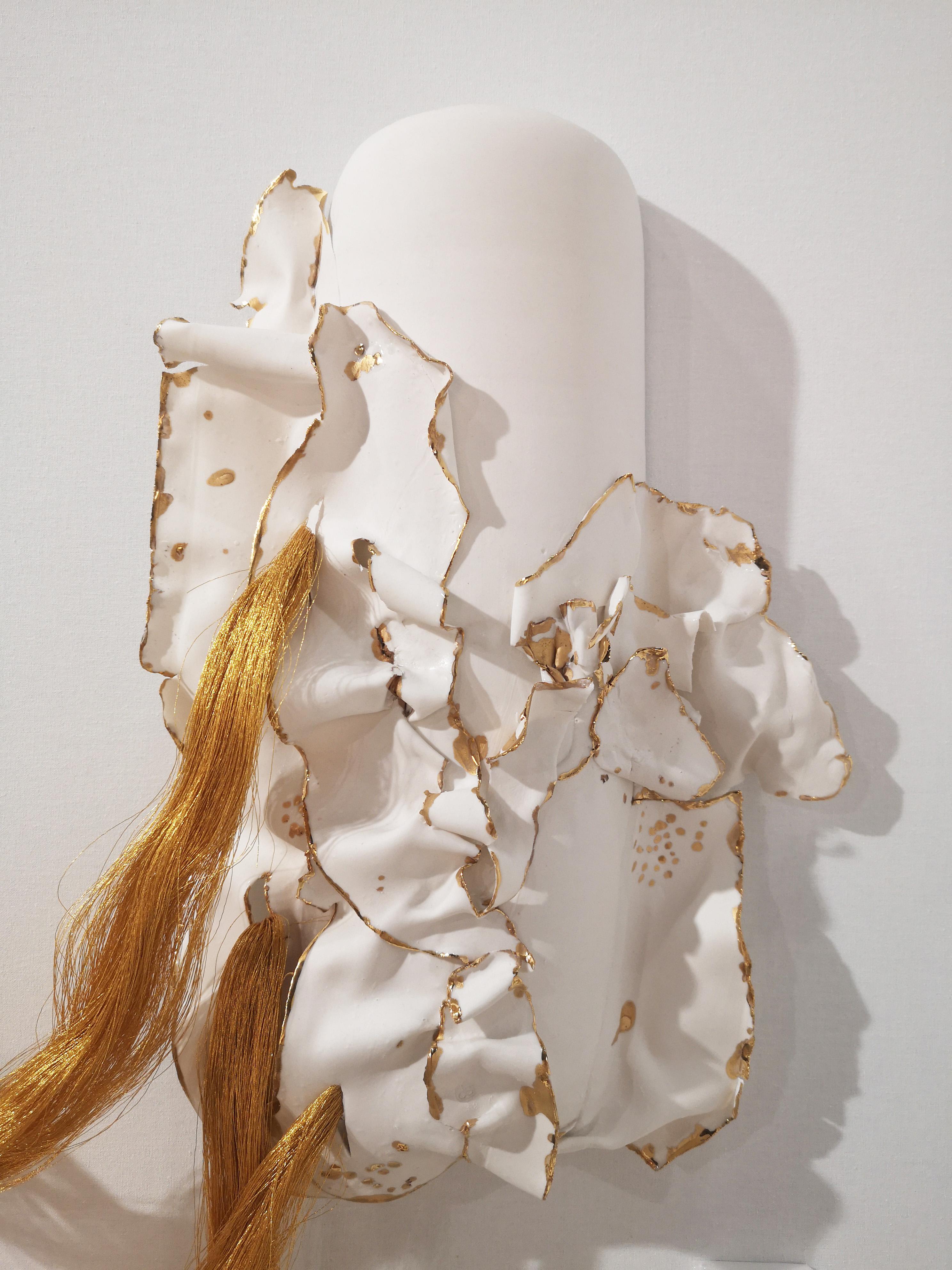 Postmoderno Scultura da parete In Between di Dora Stanczel in vendita