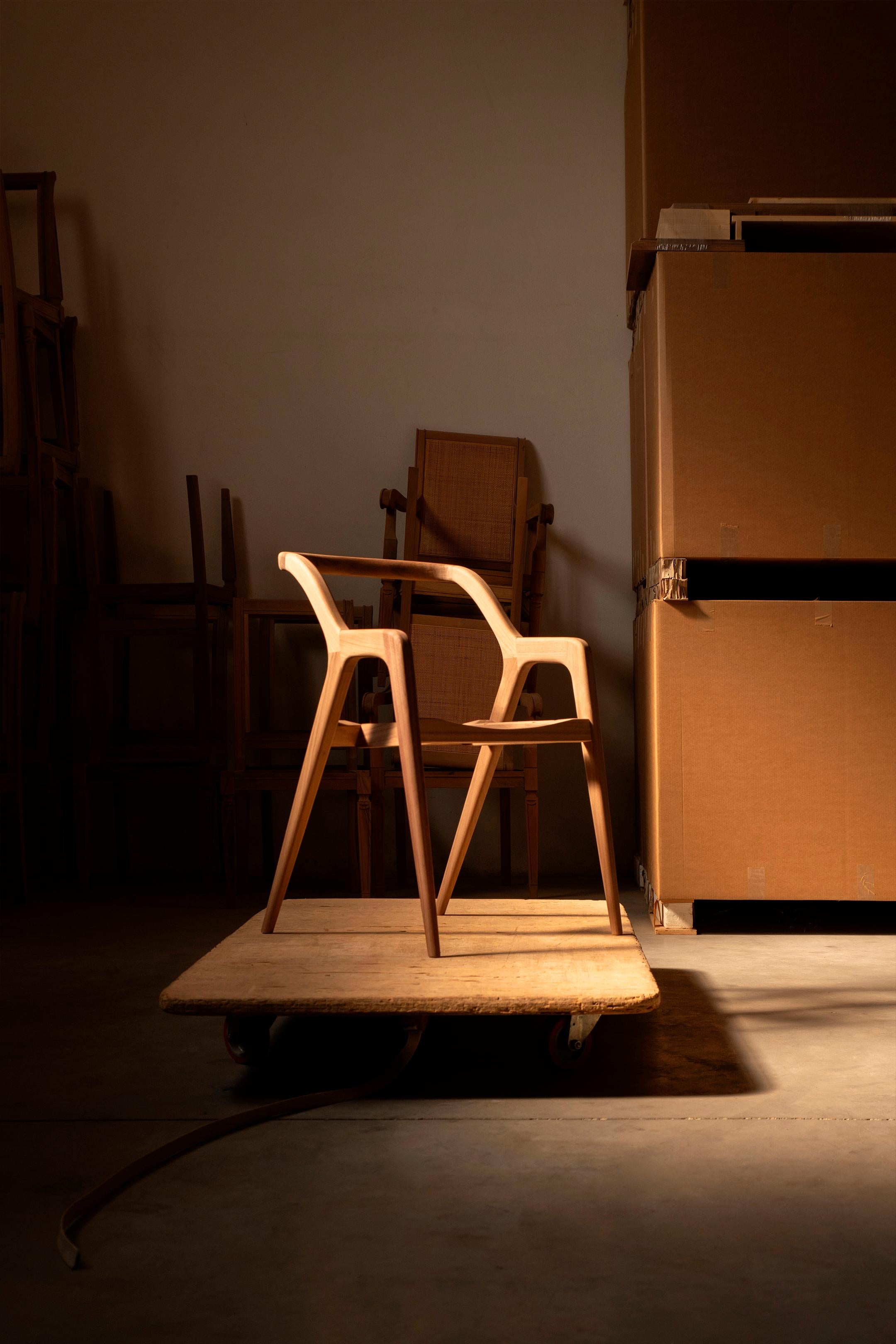In breve Solid Wood Chair, Walnut in Hand-Made Natural Finish, Contemporary For Sale 7